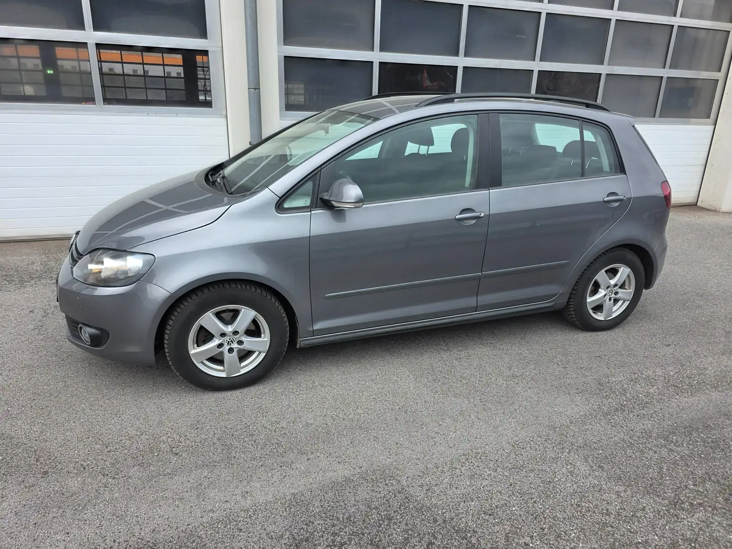 Volkswagen Golf Plus Golf Plus Sky BMT 1,6 TDI DPF Sky Grau - 1