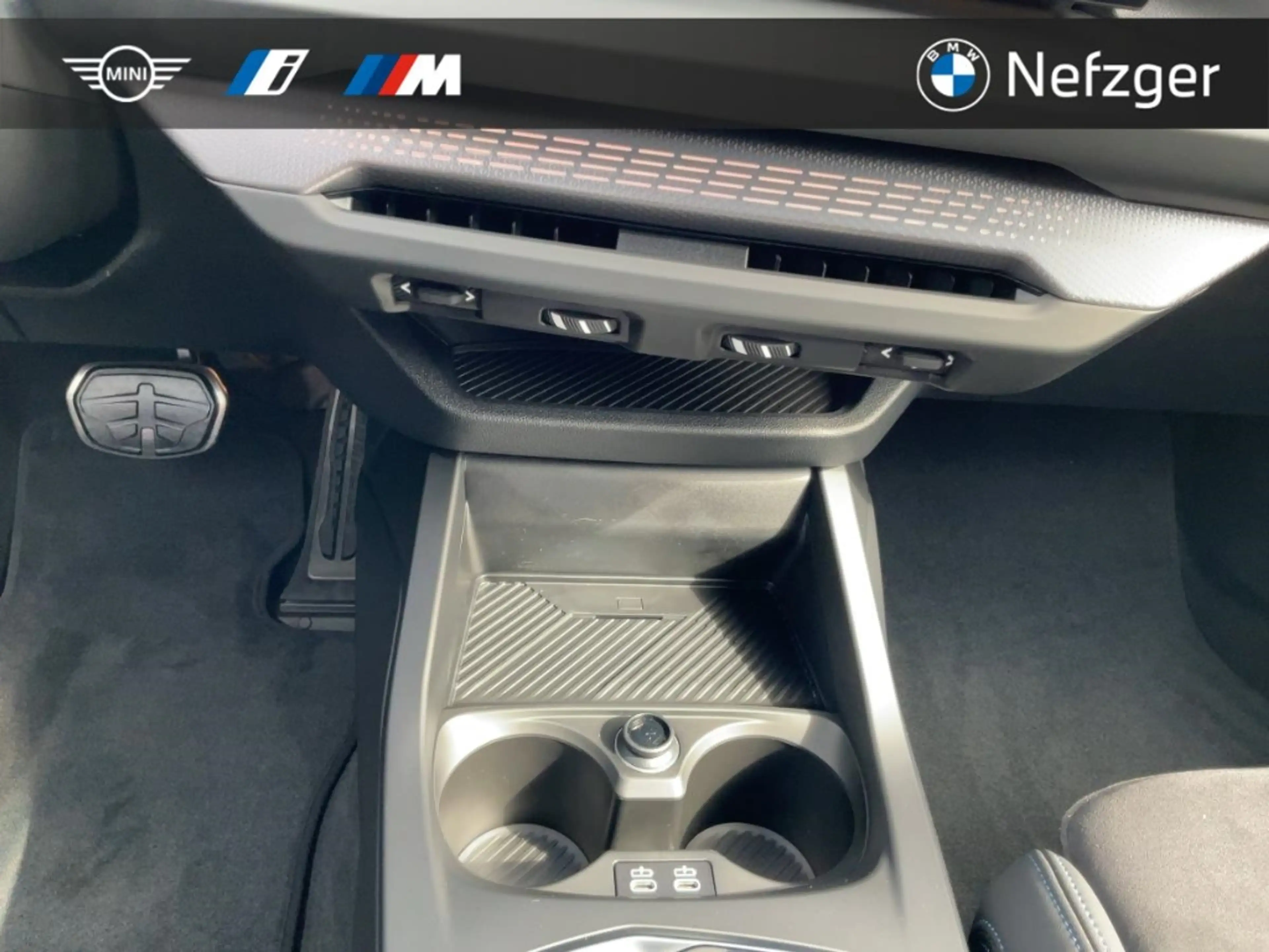 BMW 135 xDrive M-Paket Pro HUD H/K Iconic Glow — photo 11