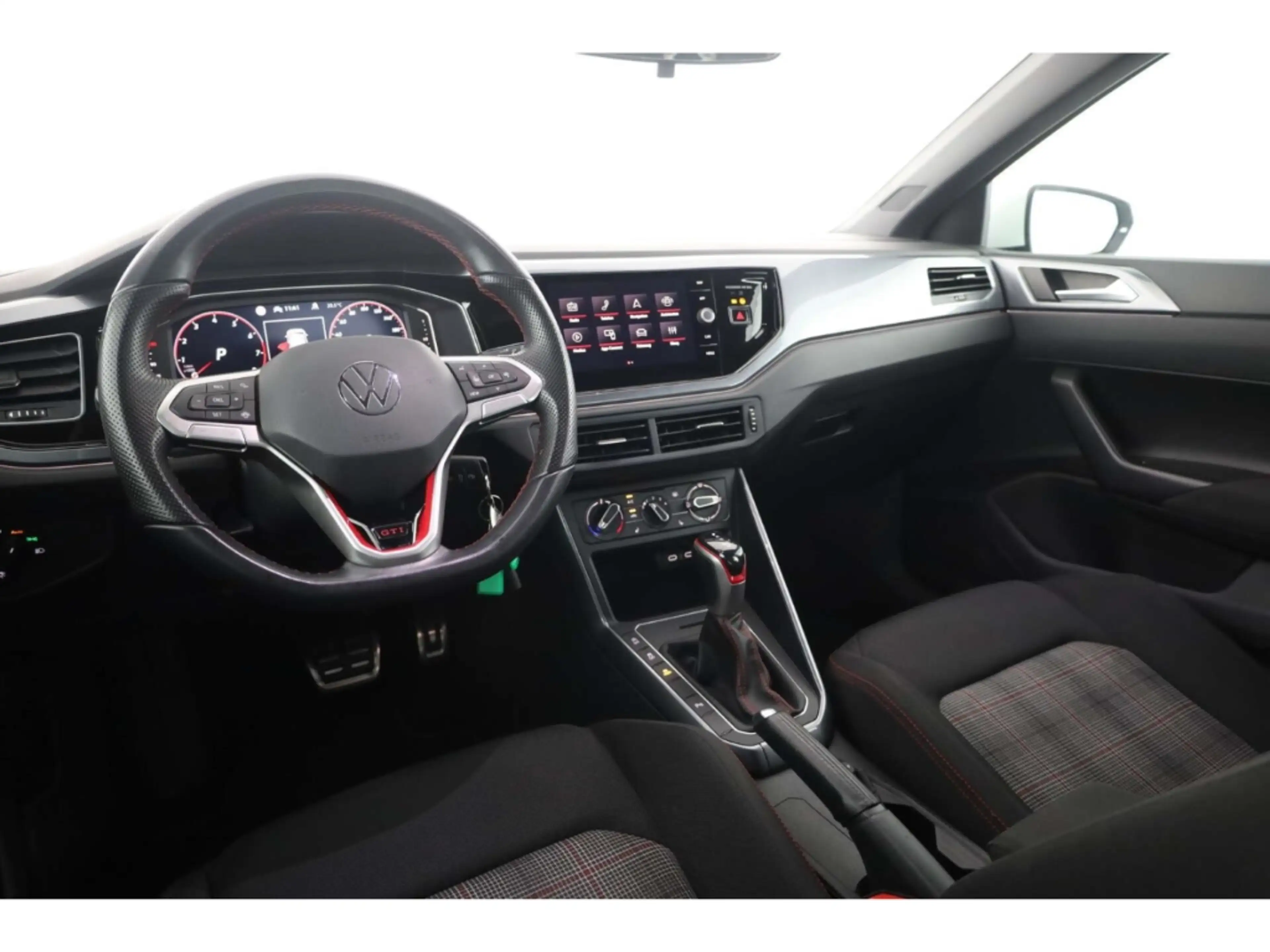 Volkswagen Polo GTI 2.0 TSI OPF — photo 9