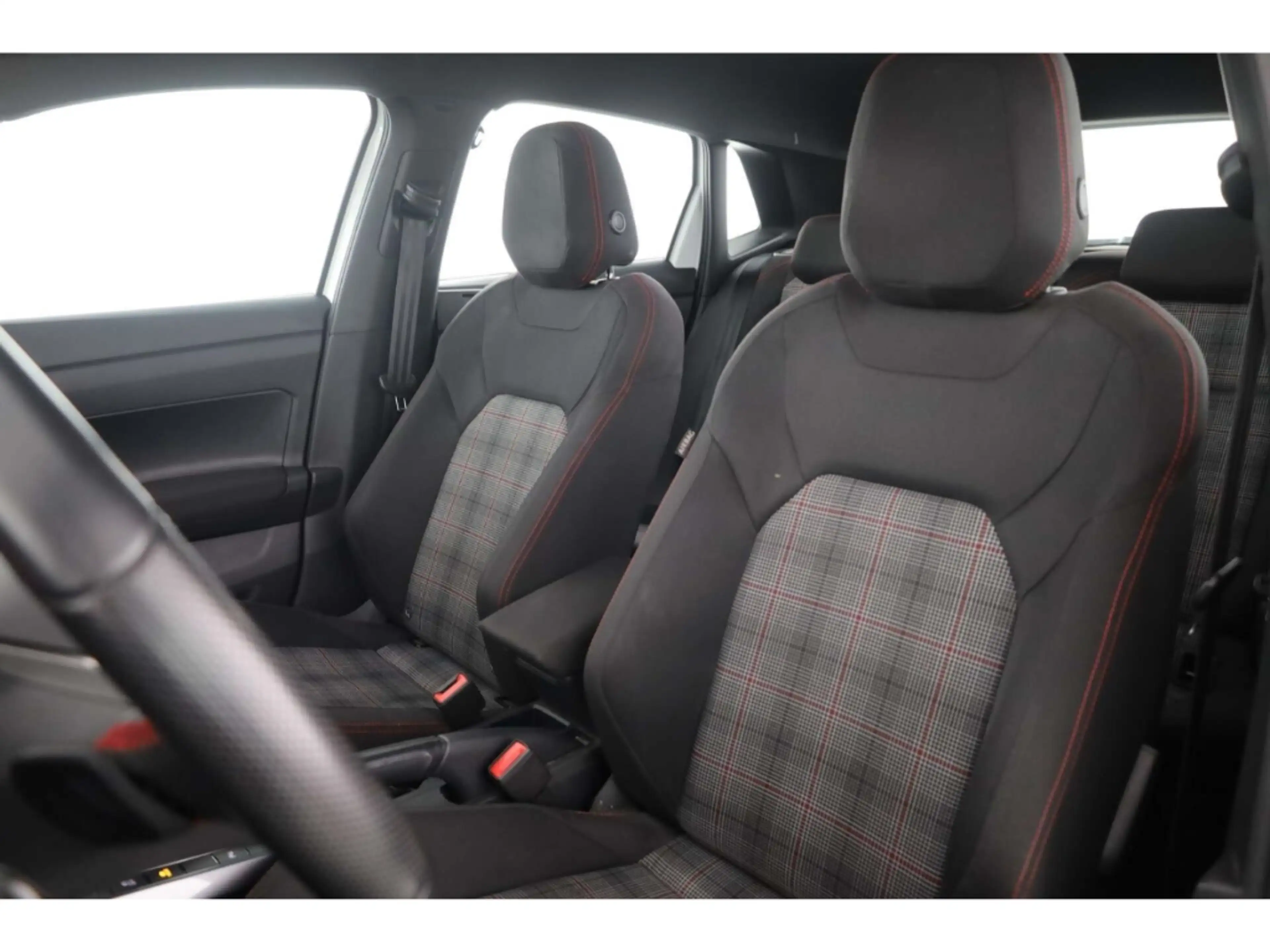 Volkswagen Polo GTI 2.0 TSI OPF — photo 10