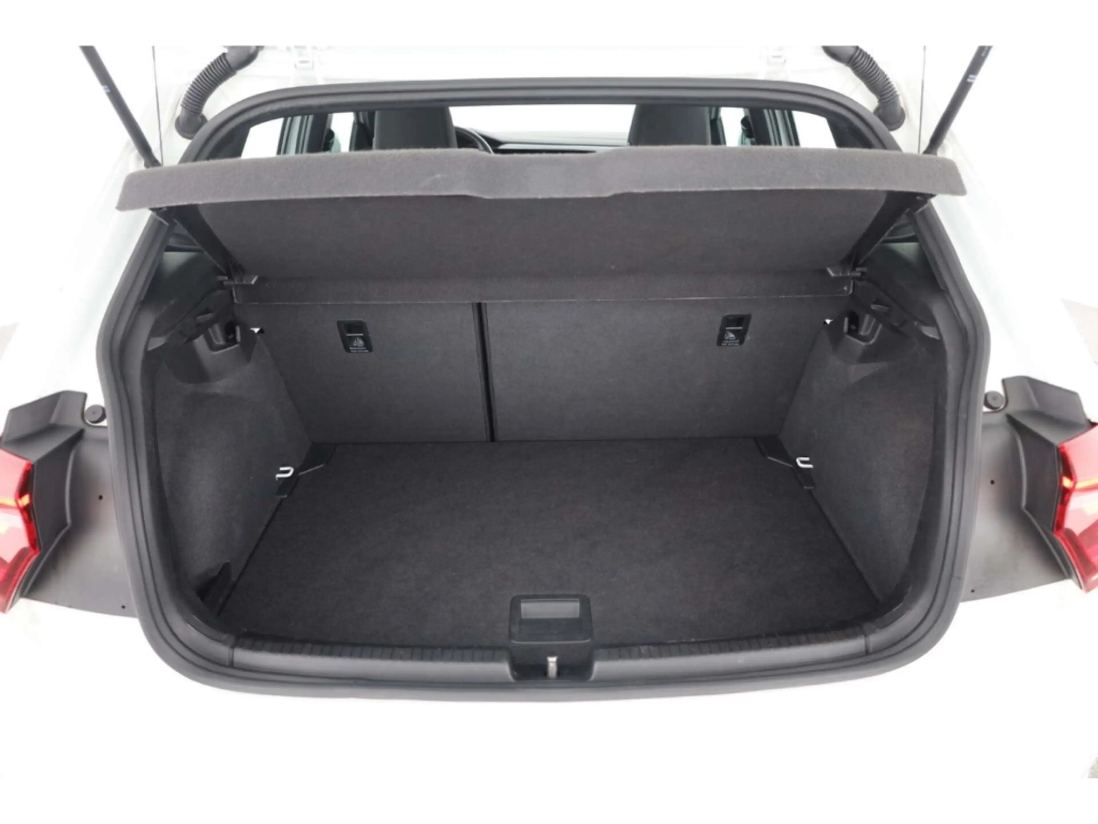 Volkswagen Polo GTI 2.0 TSI OPF — photo 12