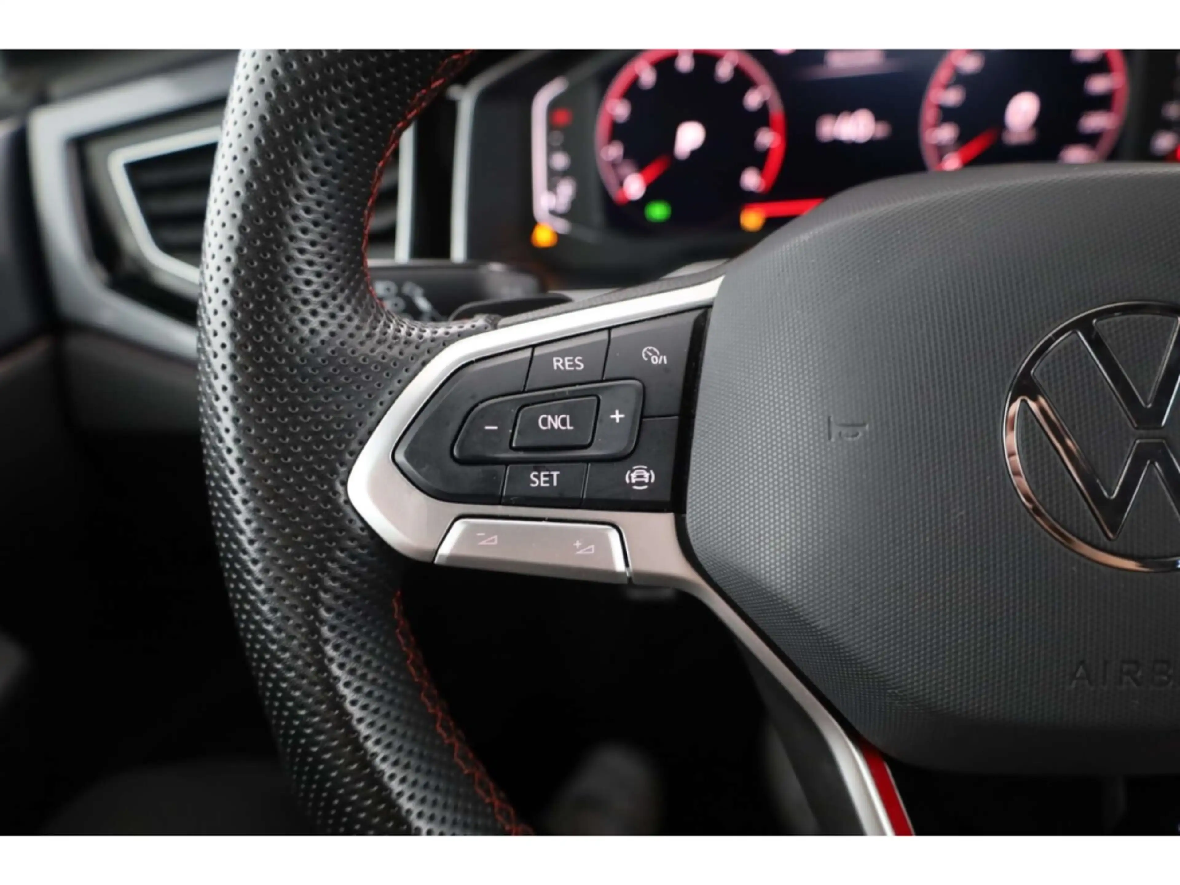 Volkswagen Polo GTI 2.0 TSI OPF — photo 14