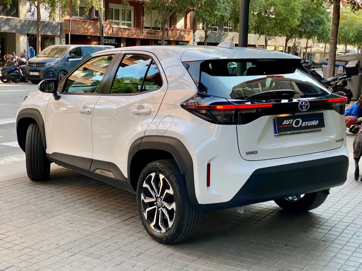 Toyota Yaris Cross 120H Active Tech Blanco - 2
