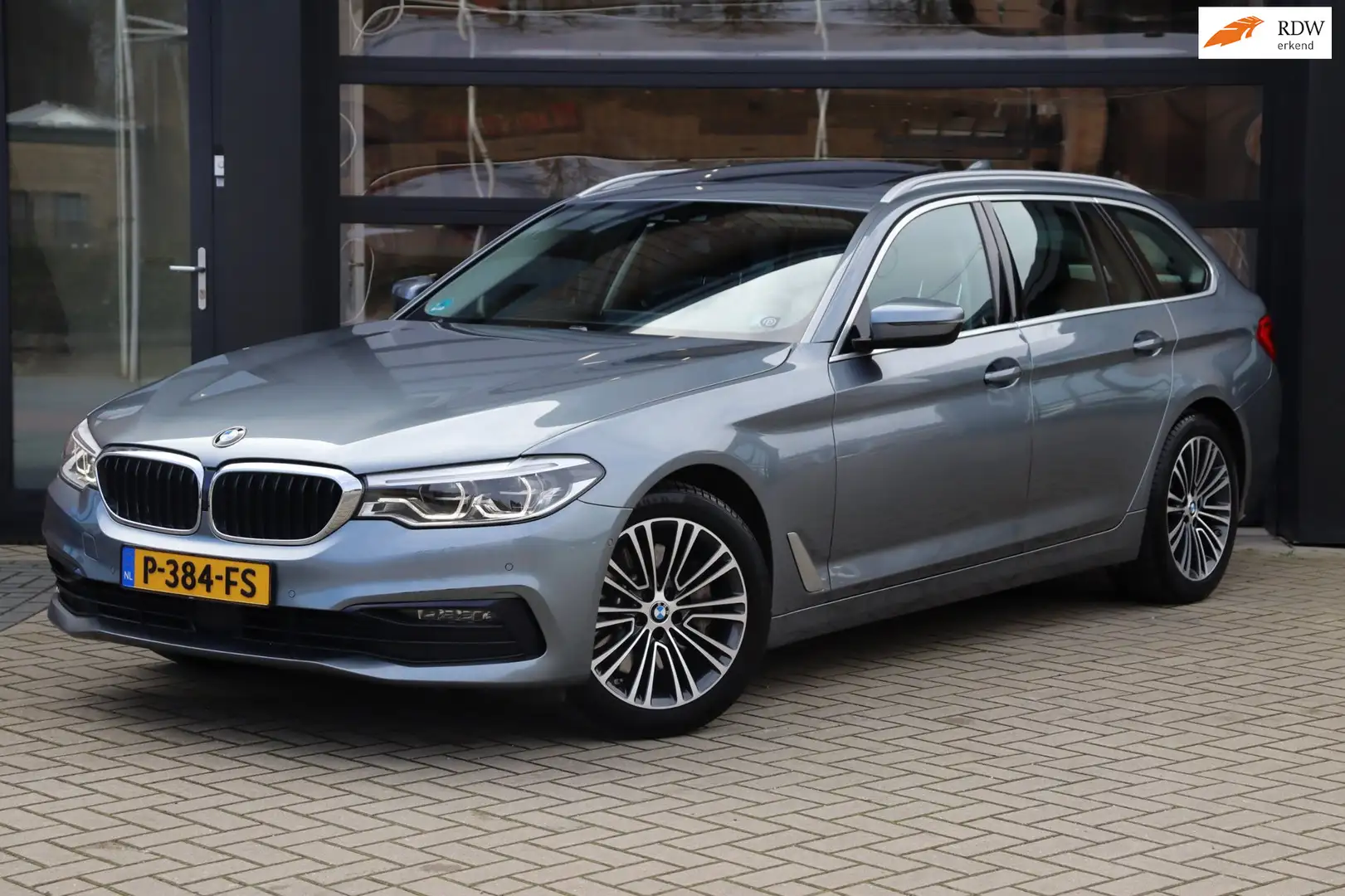 BMW 530 5-serie Touring 530d xDrive High Executive | Deale Grau - 1