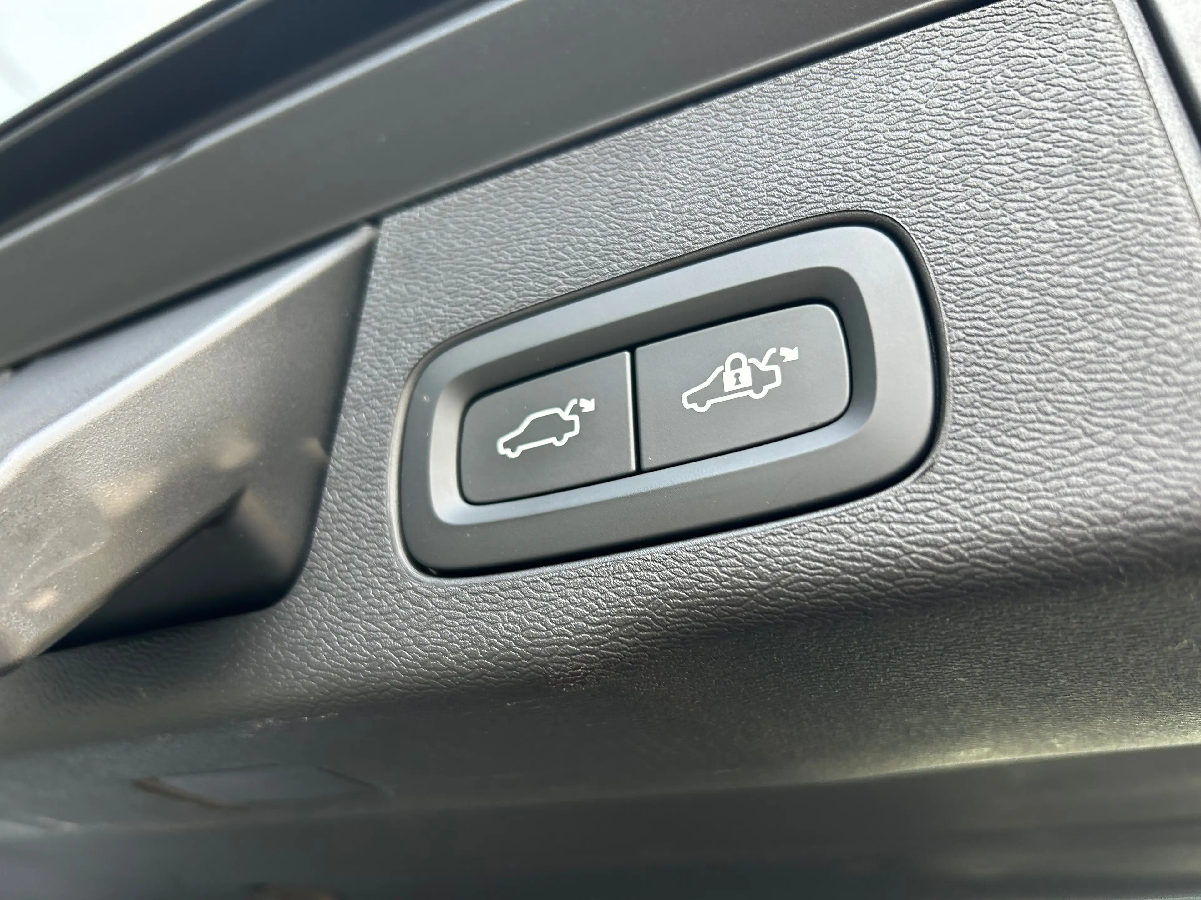 Volvo XC60 2.0 Recharge T6 AWD Inscription | Pilot Assist | S — photo 22