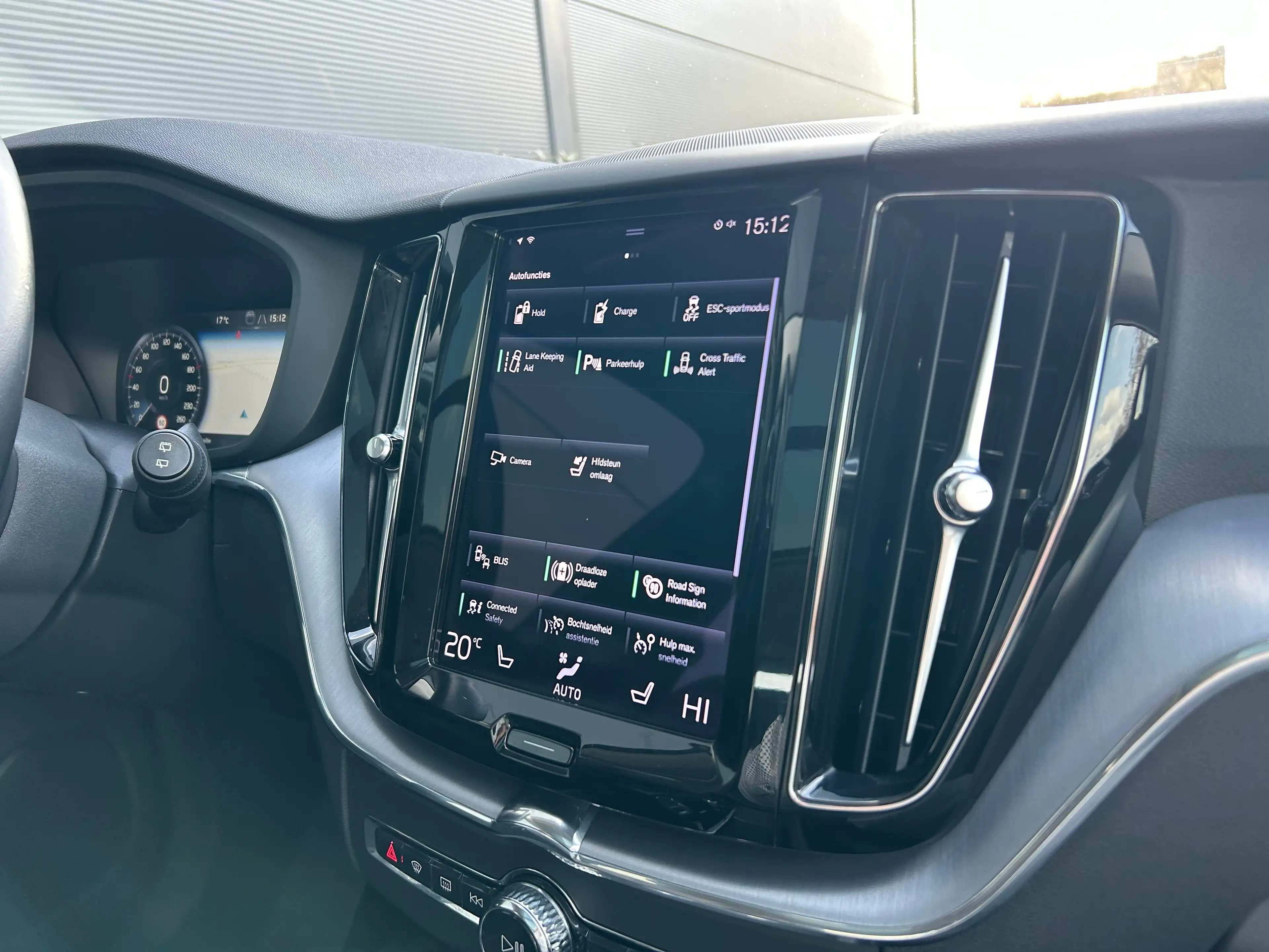 Volvo XC60 2.0 Recharge T6 AWD Inscription | Pilot Assist | S — photo 24