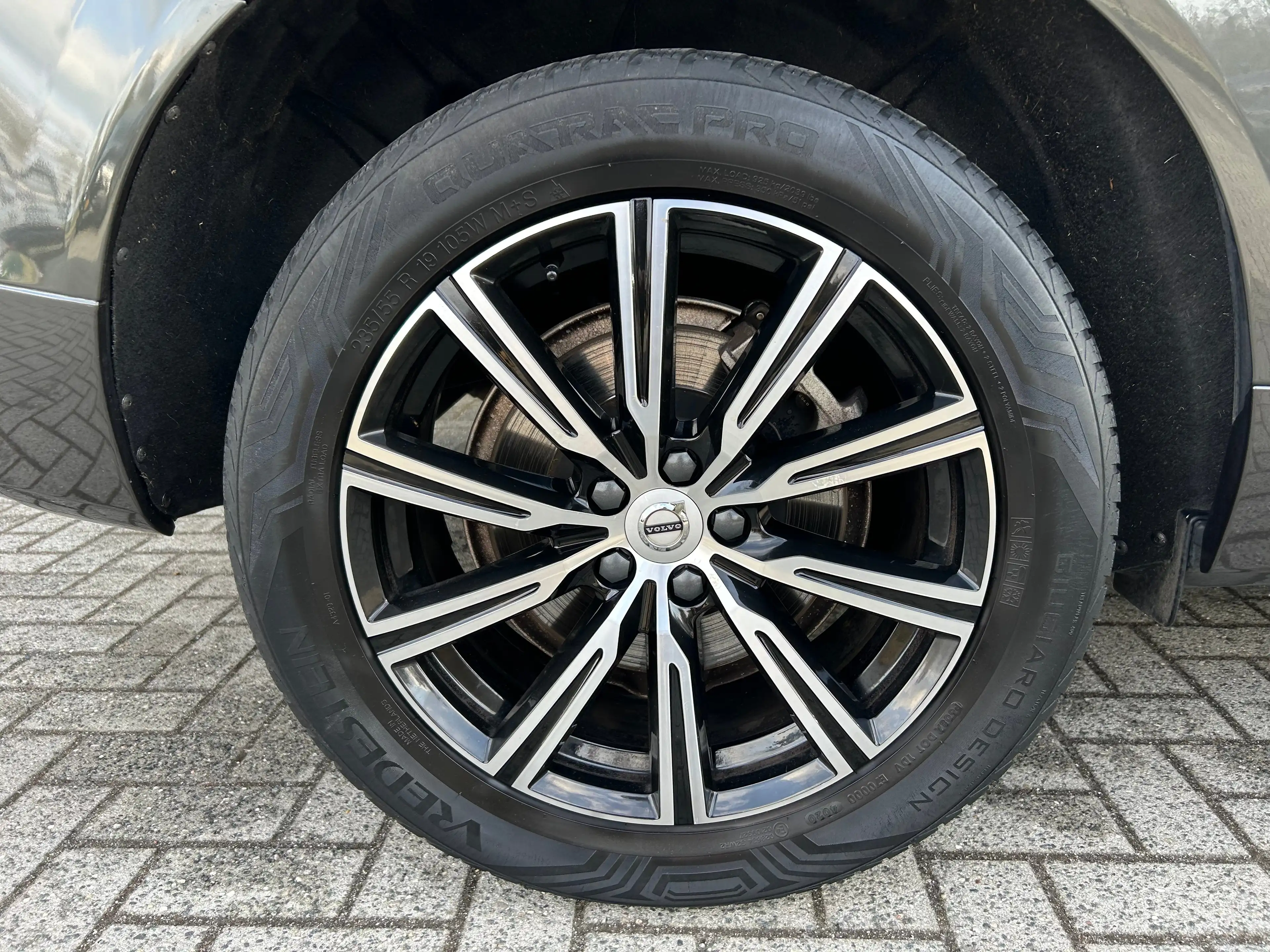 Volvo XC60 2.0 Recharge T6 AWD Inscription | Pilot Assist | S — photo 5