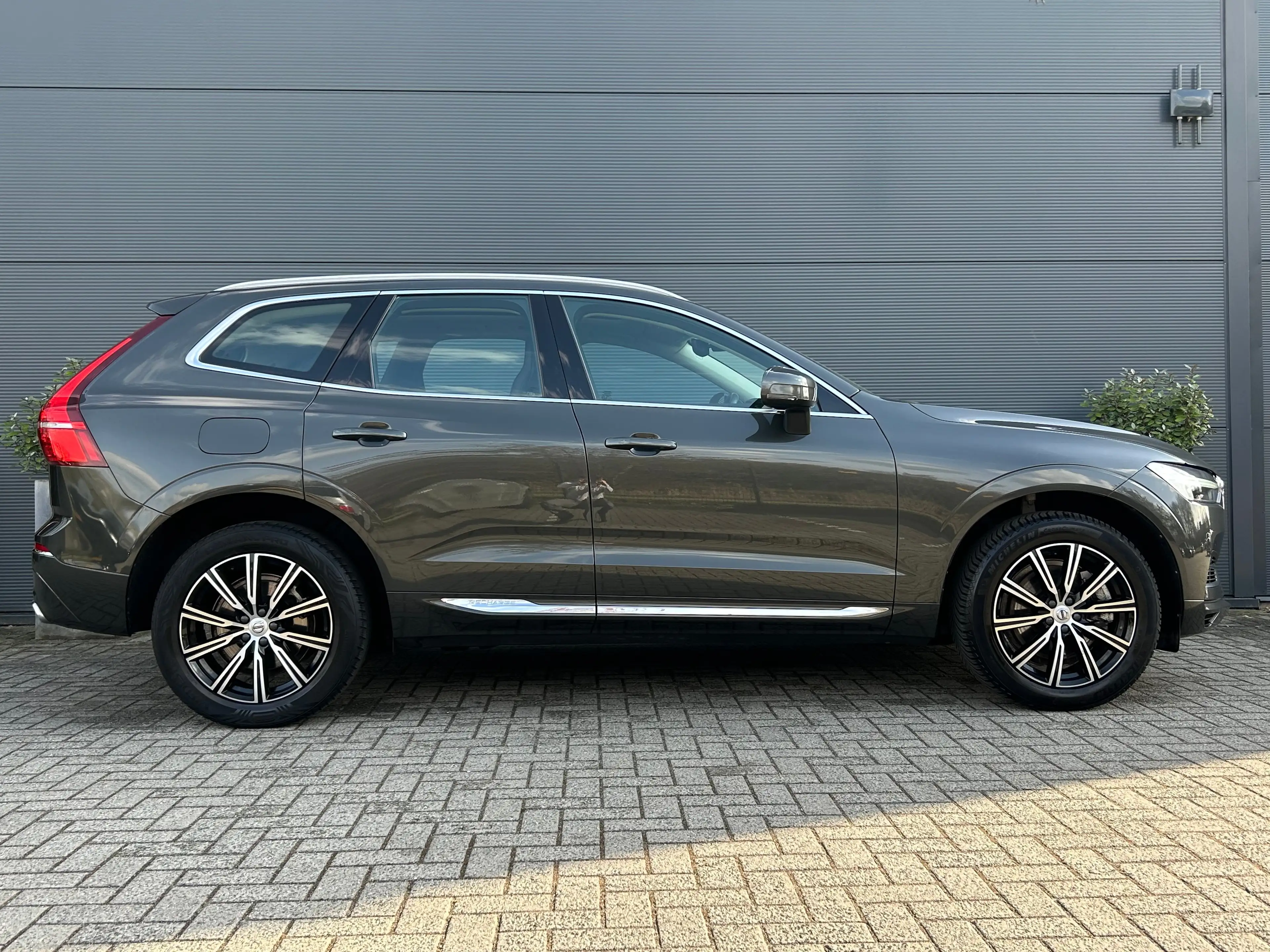 Volvo XC60 2.0 Recharge T6 AWD Inscription | Pilot Assist | S — photo 3