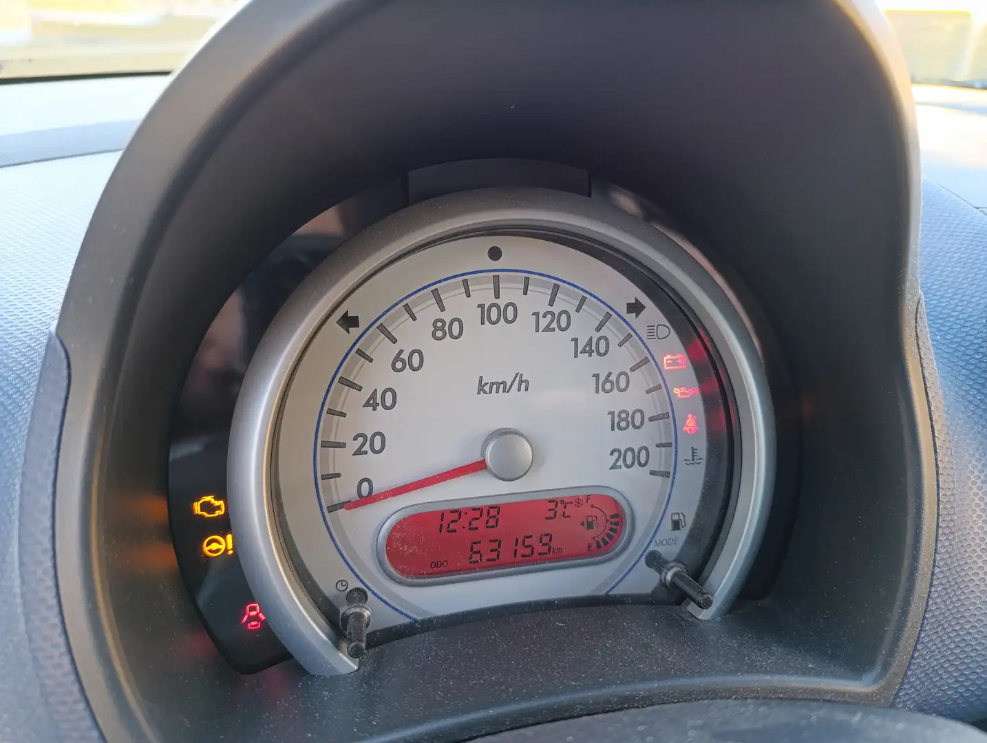 Suzuki Splash Splash 1,2 GLS Deluxe GLS Deluxe Silber - 2