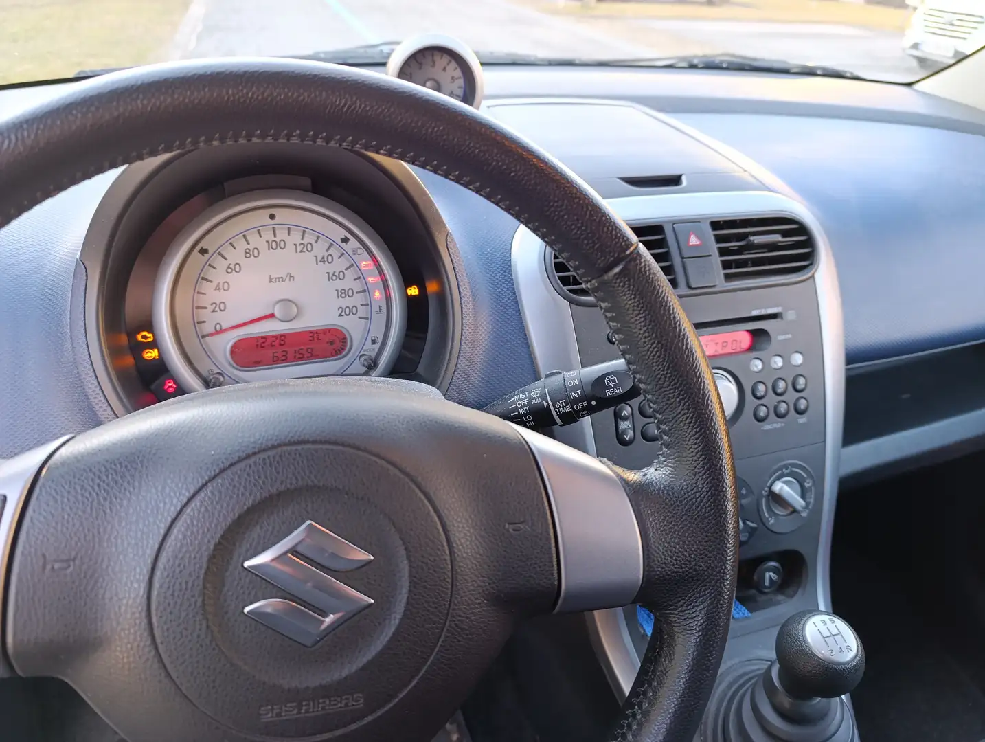 Suzuki Splash Splash 1,2 GLS Deluxe GLS Deluxe Silber - 1