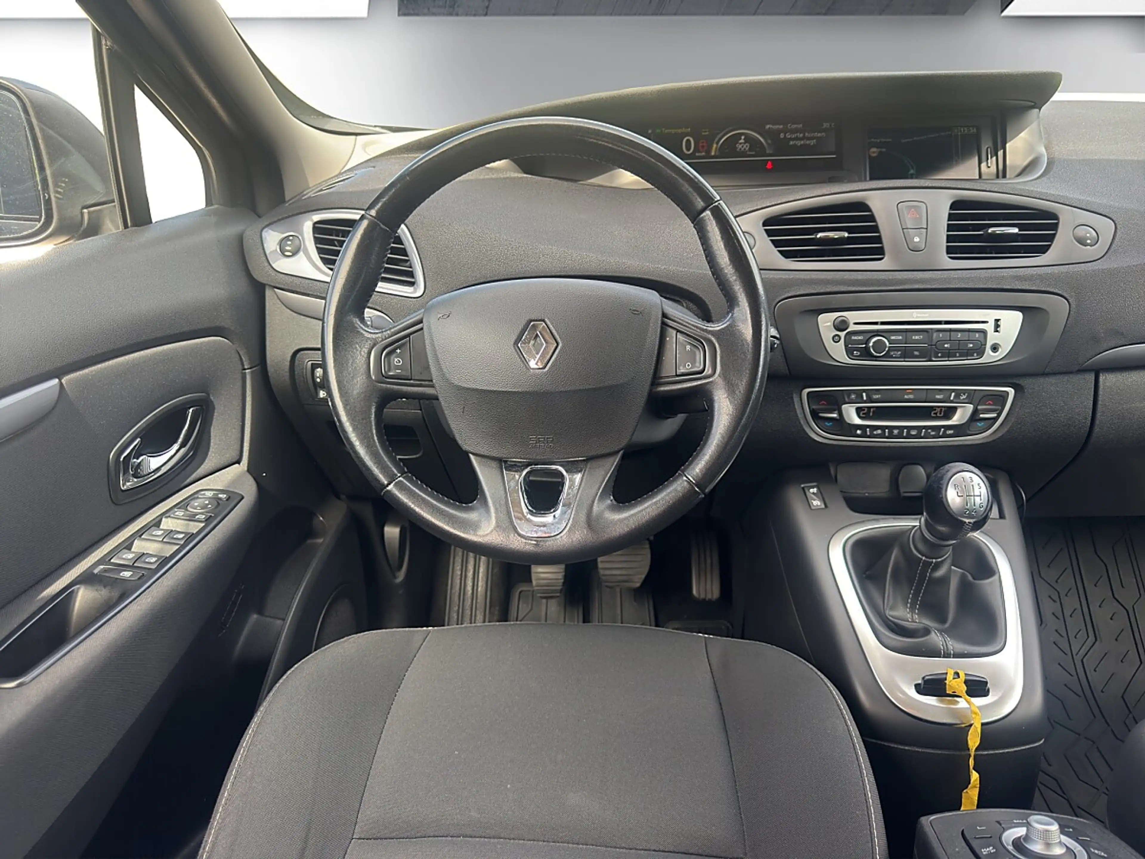 Renault Grand Scenic Grand Scénic Scenic 1.5 dCi 110 FAP — photo 15