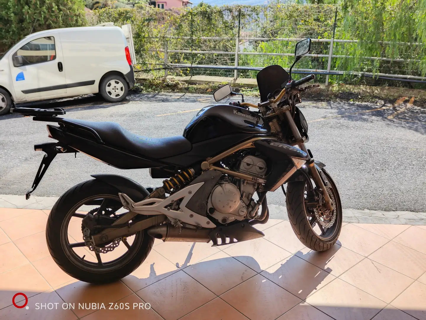 Kawasaki ER - 6 N crna - 2