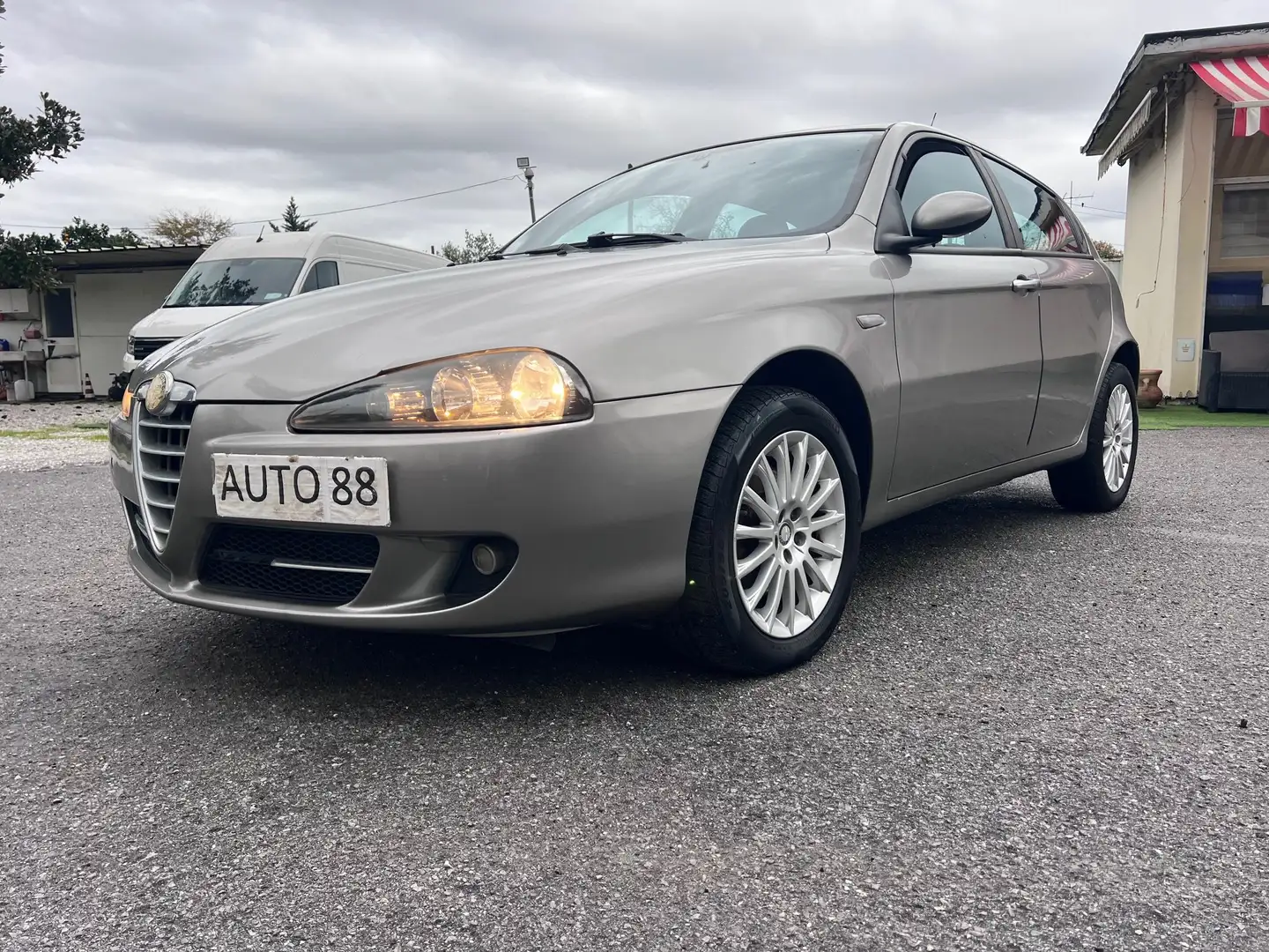 Alfa Romeo 147 147 5p 1.9 jtd 120cv Gris - 1