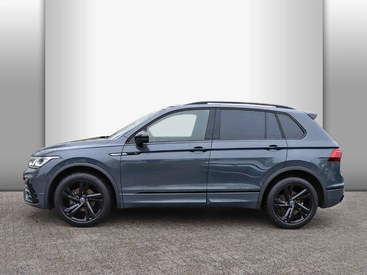 Volkswagen Tiguan R-Line 1.5 TSI OPF DSG PANO/NAVI/LED/AREA VIEW 4