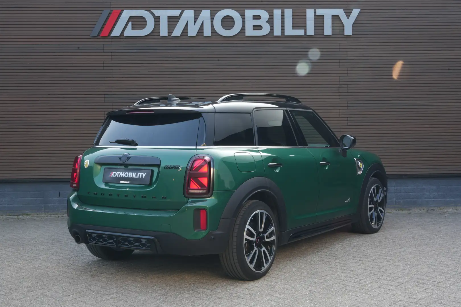 MINI Cooper SE Countryman Mini 2.0 ALL4 John Cooper Works | JCW Stoelen | He Groen - 2
