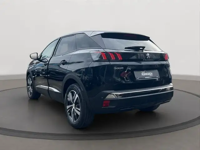 Peugeot 3008 view 3