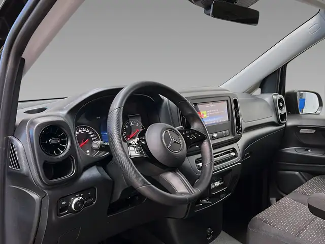 Mercedes-Benz Vito view 11