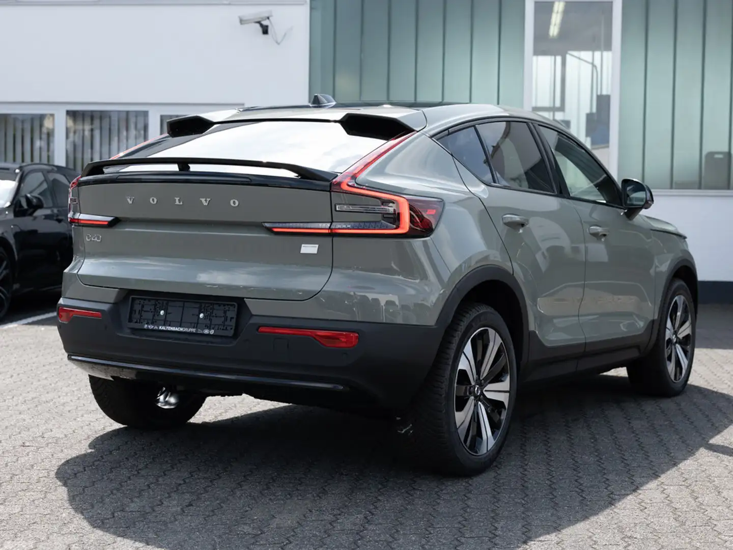 Volvo C40 Recharge Single Motor Ultimate AHK PANO Verde - 2