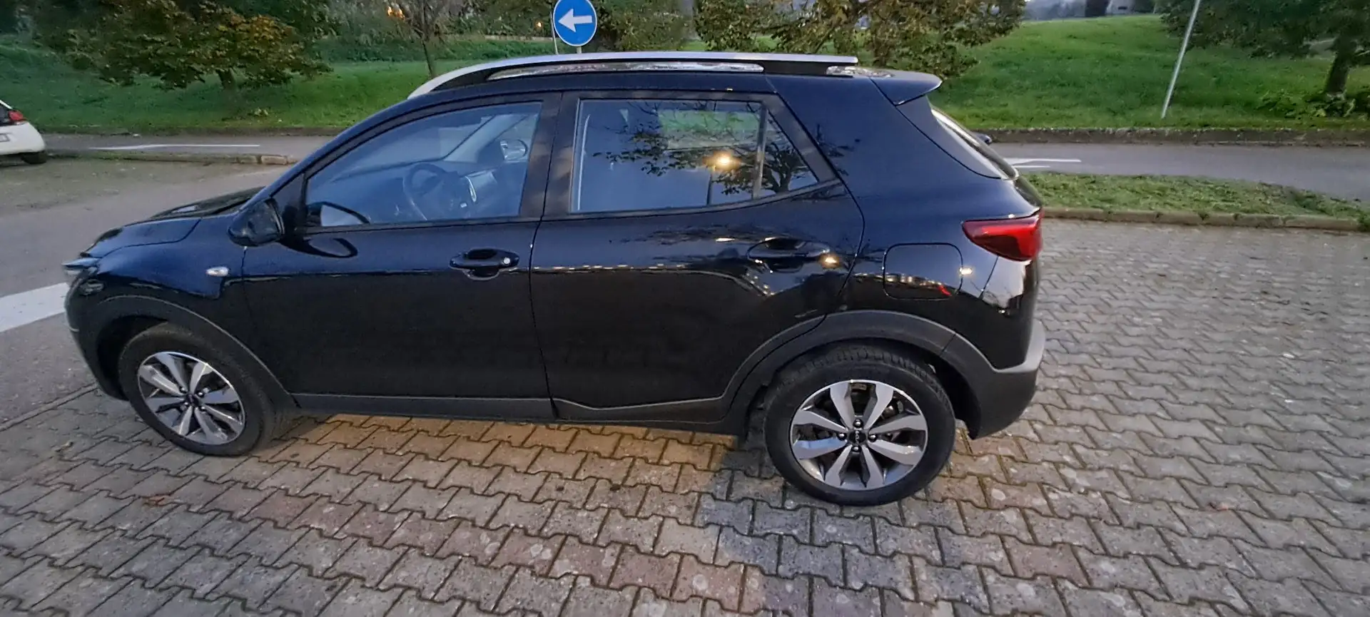 Kia Stonic 1.2 dpi Urban Special Edition gpl 82cv - 2