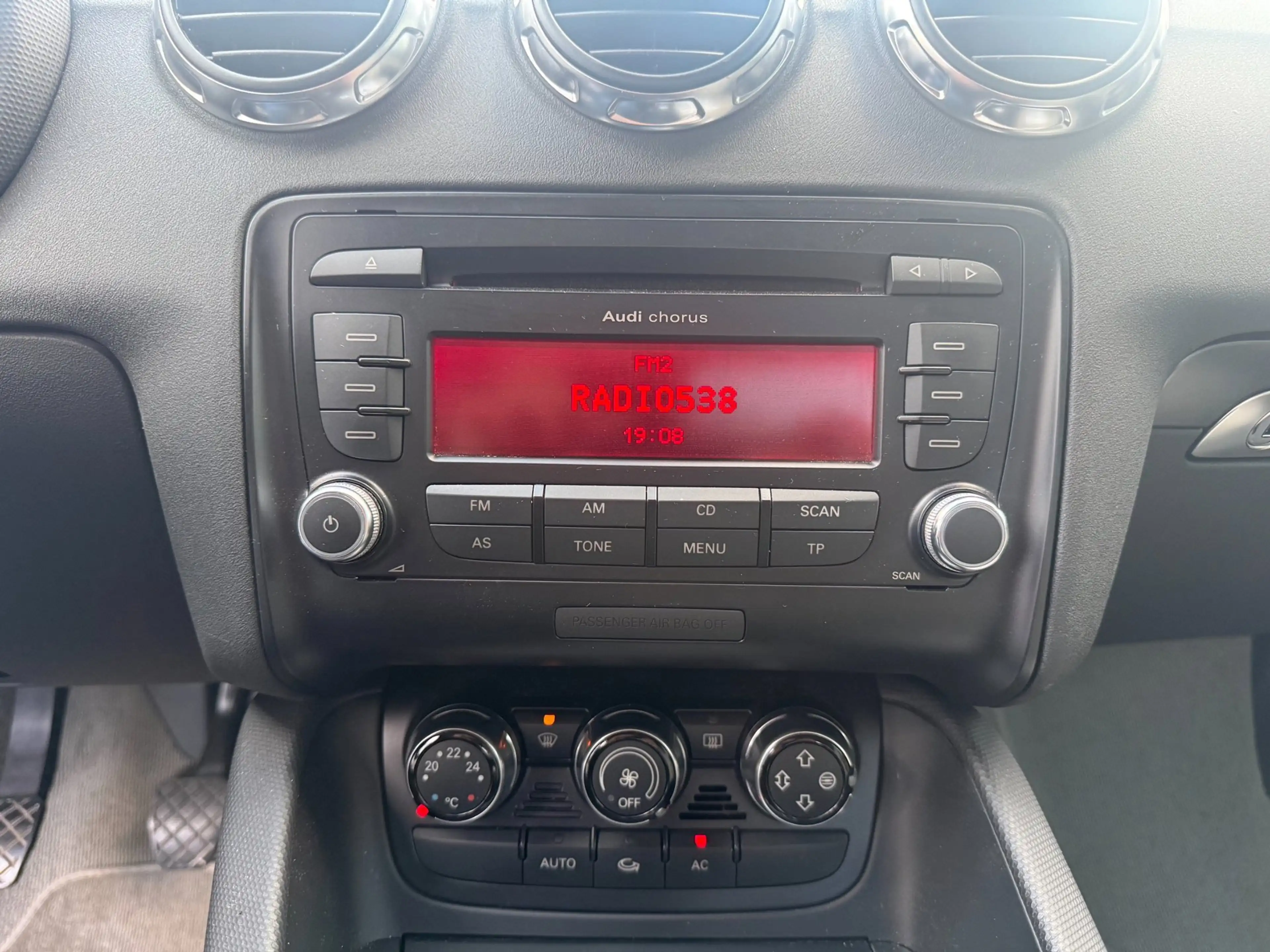 Audi TT 1.8 TFSI AIRCO!LAGE KM!ZEER MOOI!SPOILER!KOOPJE! — photo 8