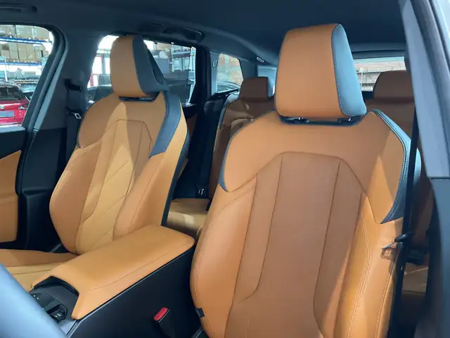 BMW X3 view 8
