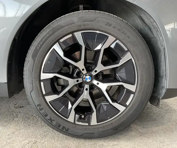 BMW X3 view 12