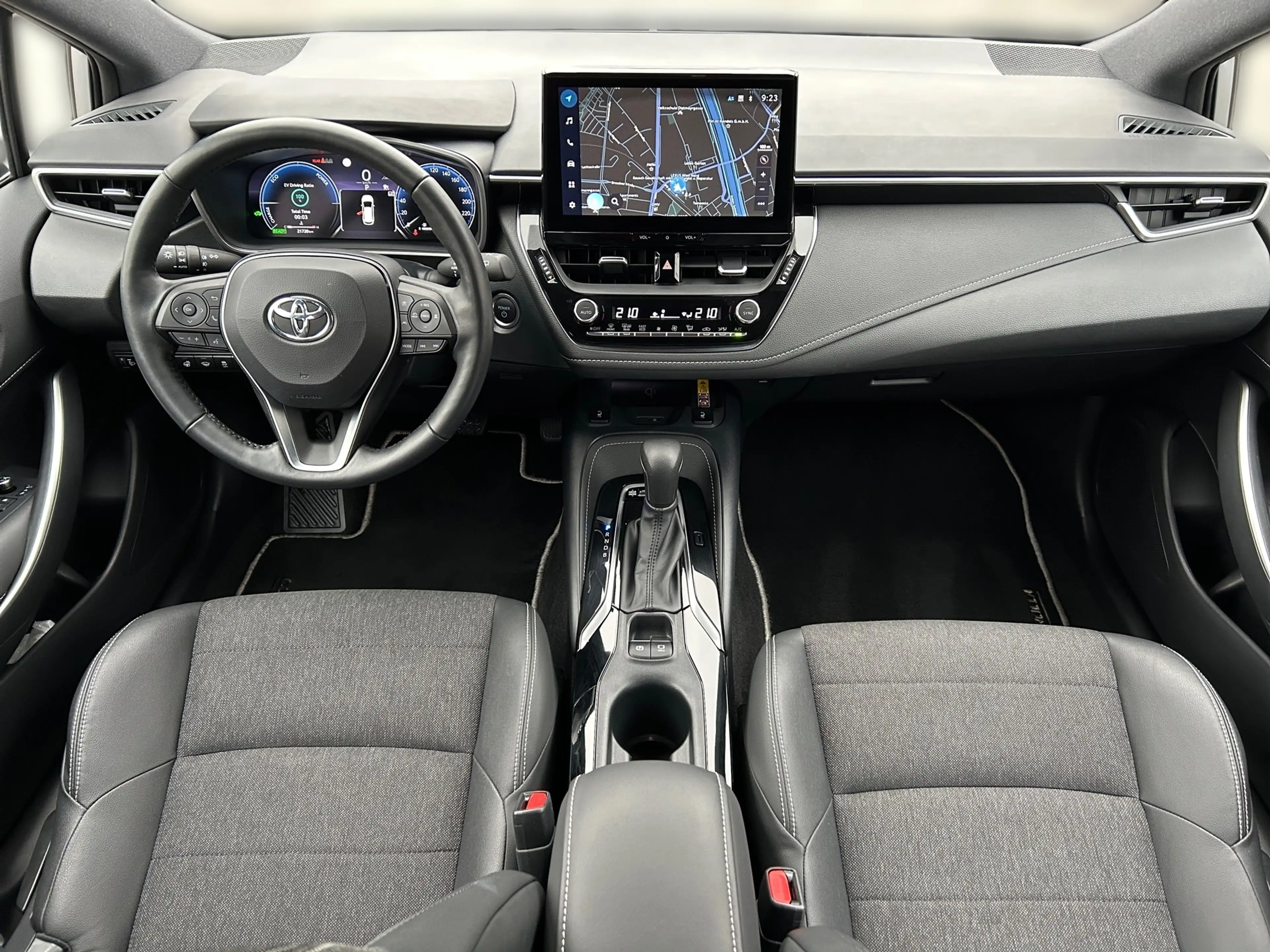Toyota Corolla Corolla 1,8 HSD TS Active Drive — photo 10