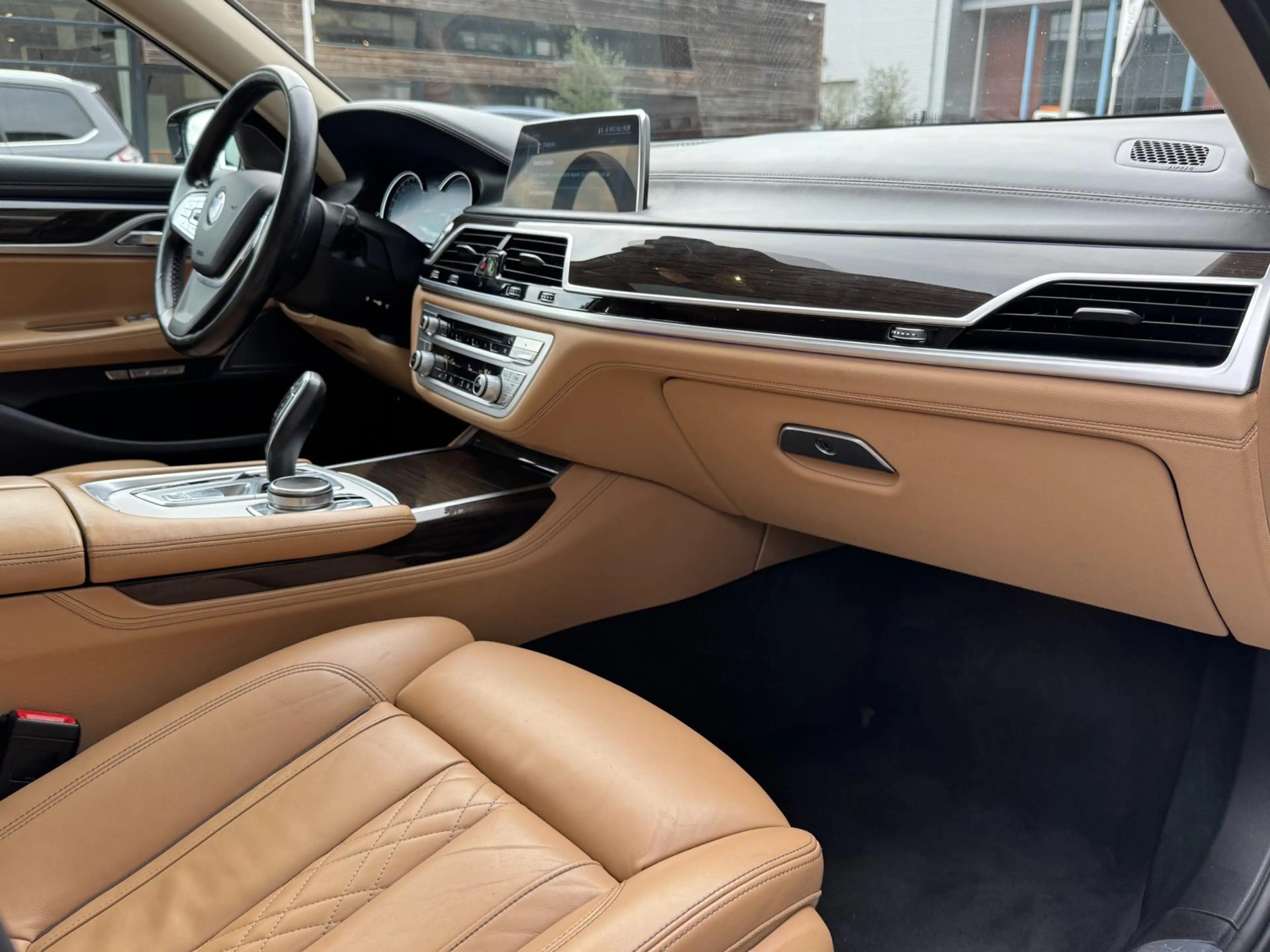 BMW 740 7-serie 740e iPerformance — photo 12