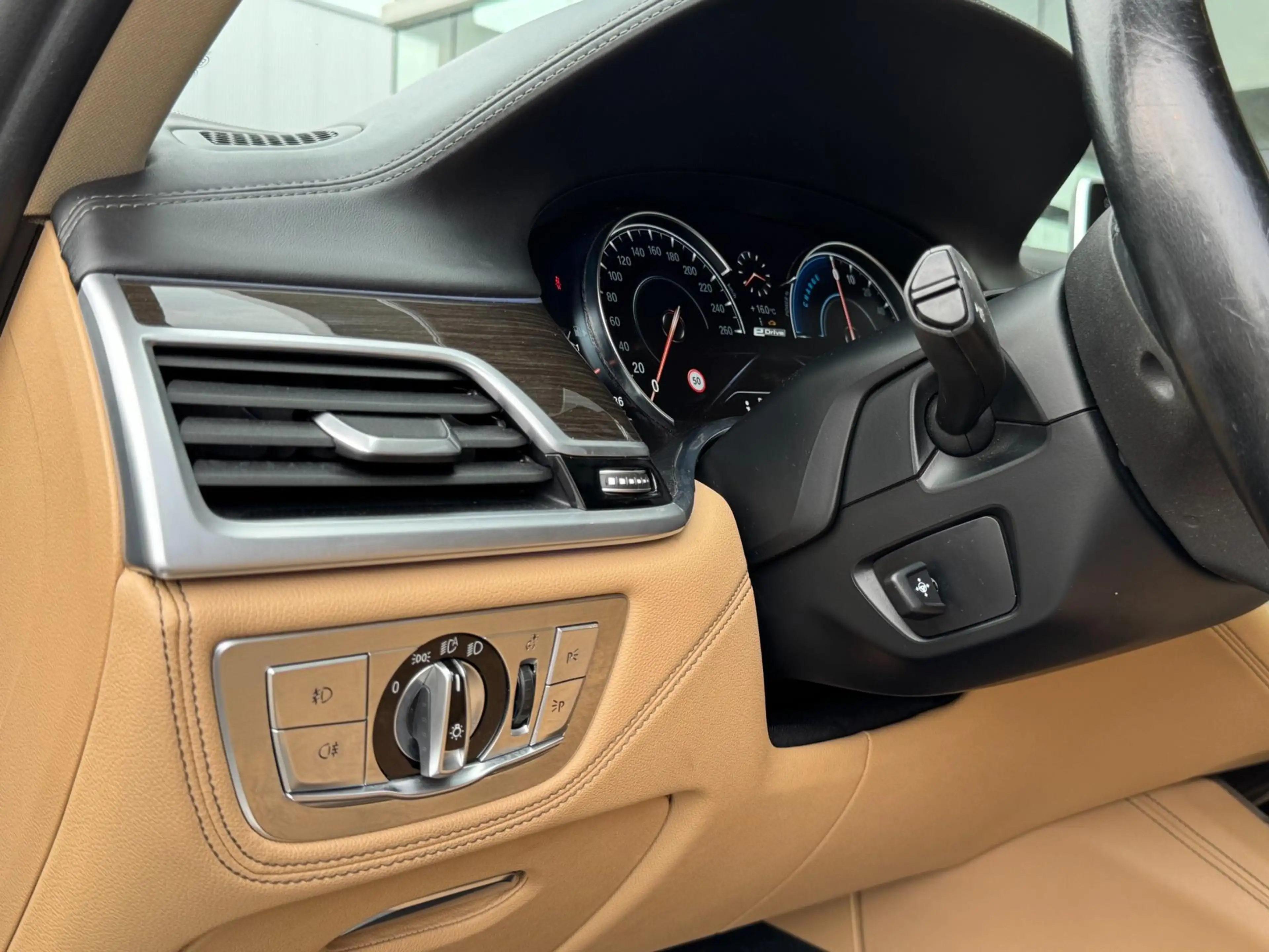 BMW 740 7-serie 740e iPerformance — photo 13