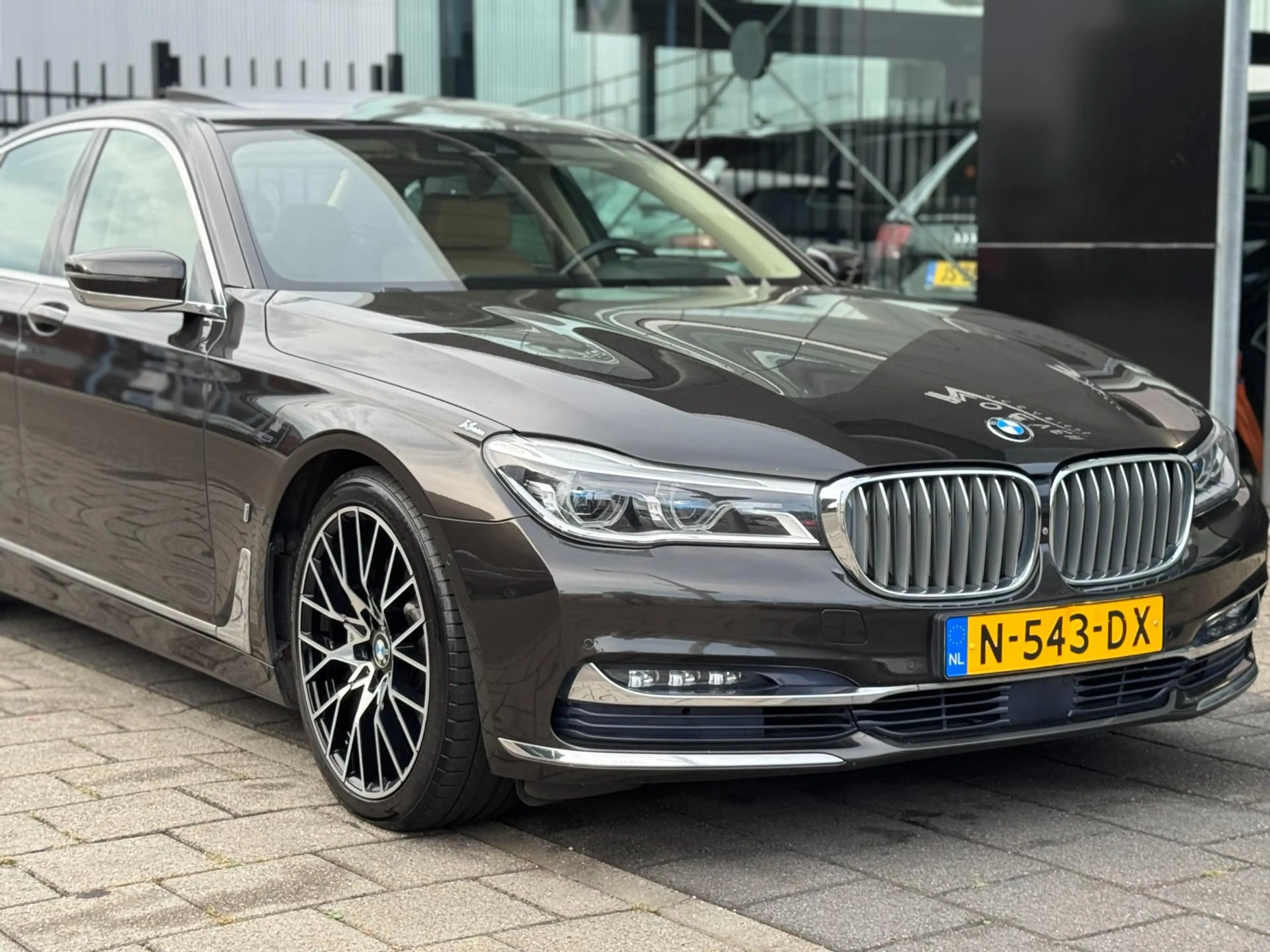 BMW 740 7-serie 740e iPerformance — photo 3