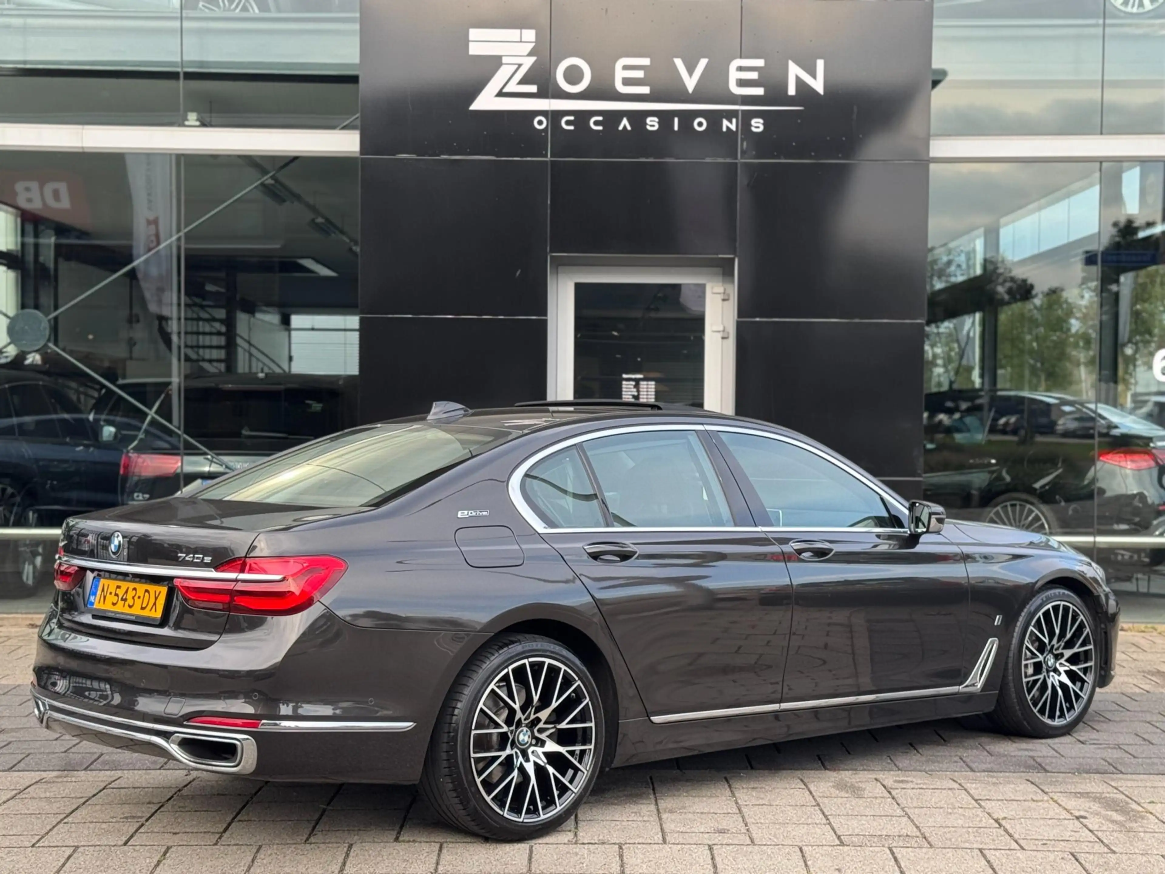 BMW 740 7-serie 740e iPerformance — photo 6