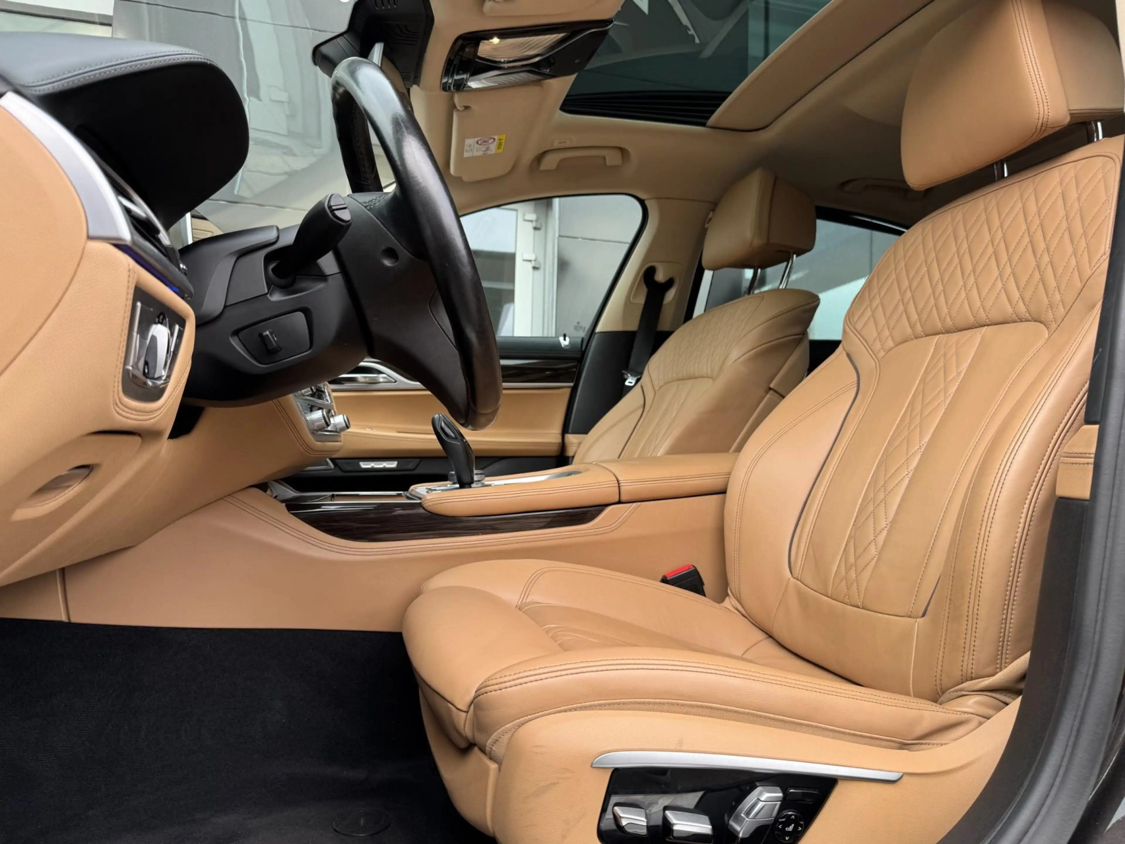 BMW 740 7-serie 740e iPerformance — photo 15