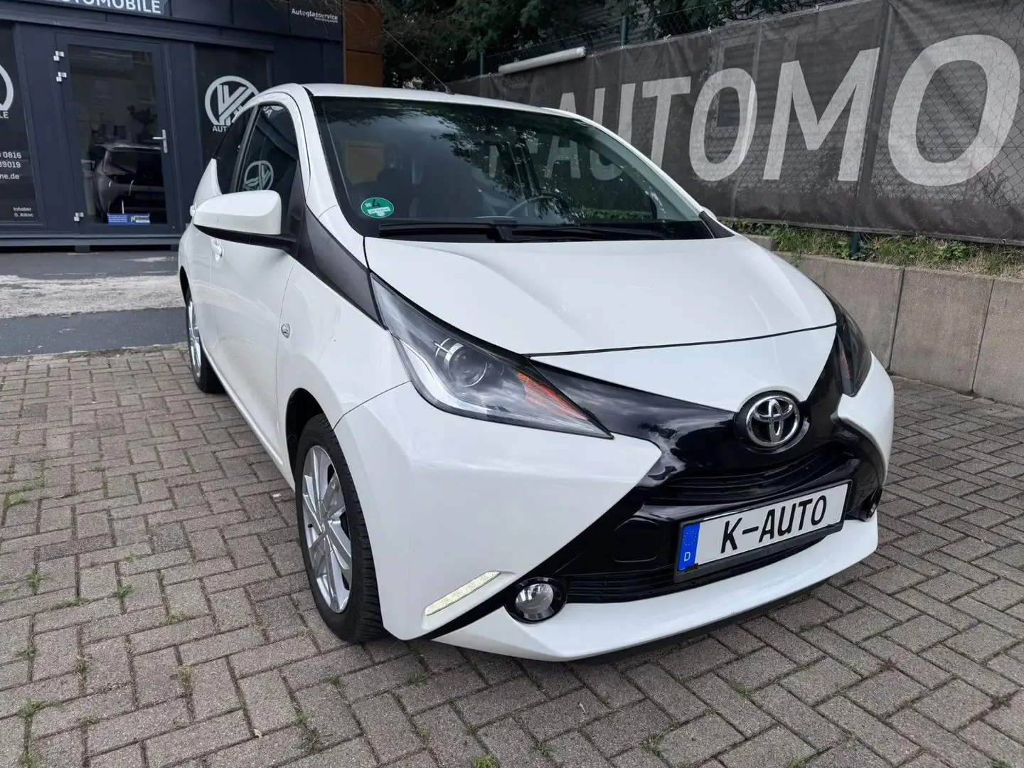 Toyota Aygo AYGO x-play touch Kamera/Allwetter/Klima Weiß - 1