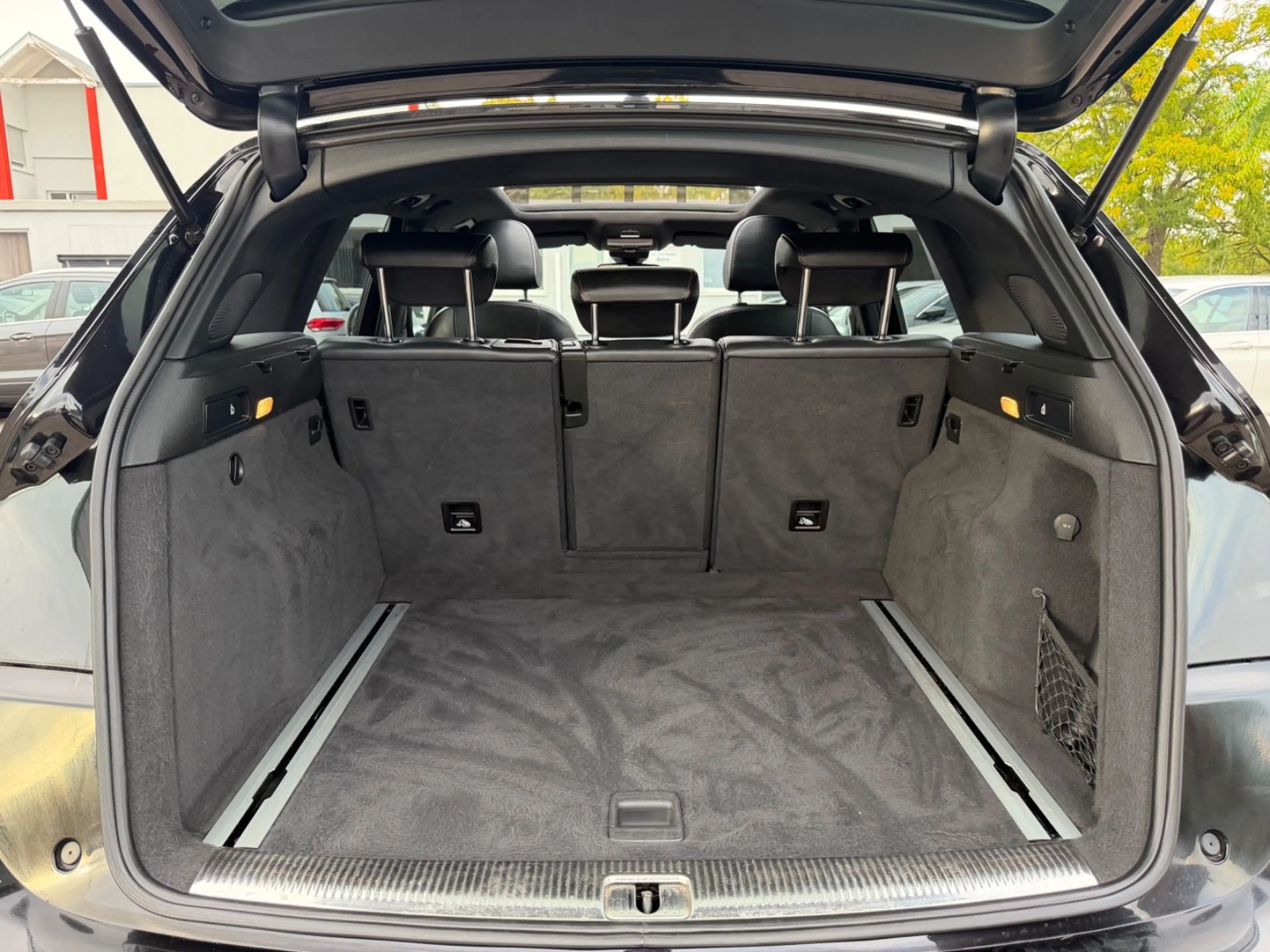 Audi SQ5 3.0 TDI competition quattro/PANO/B&O/ — photo 9