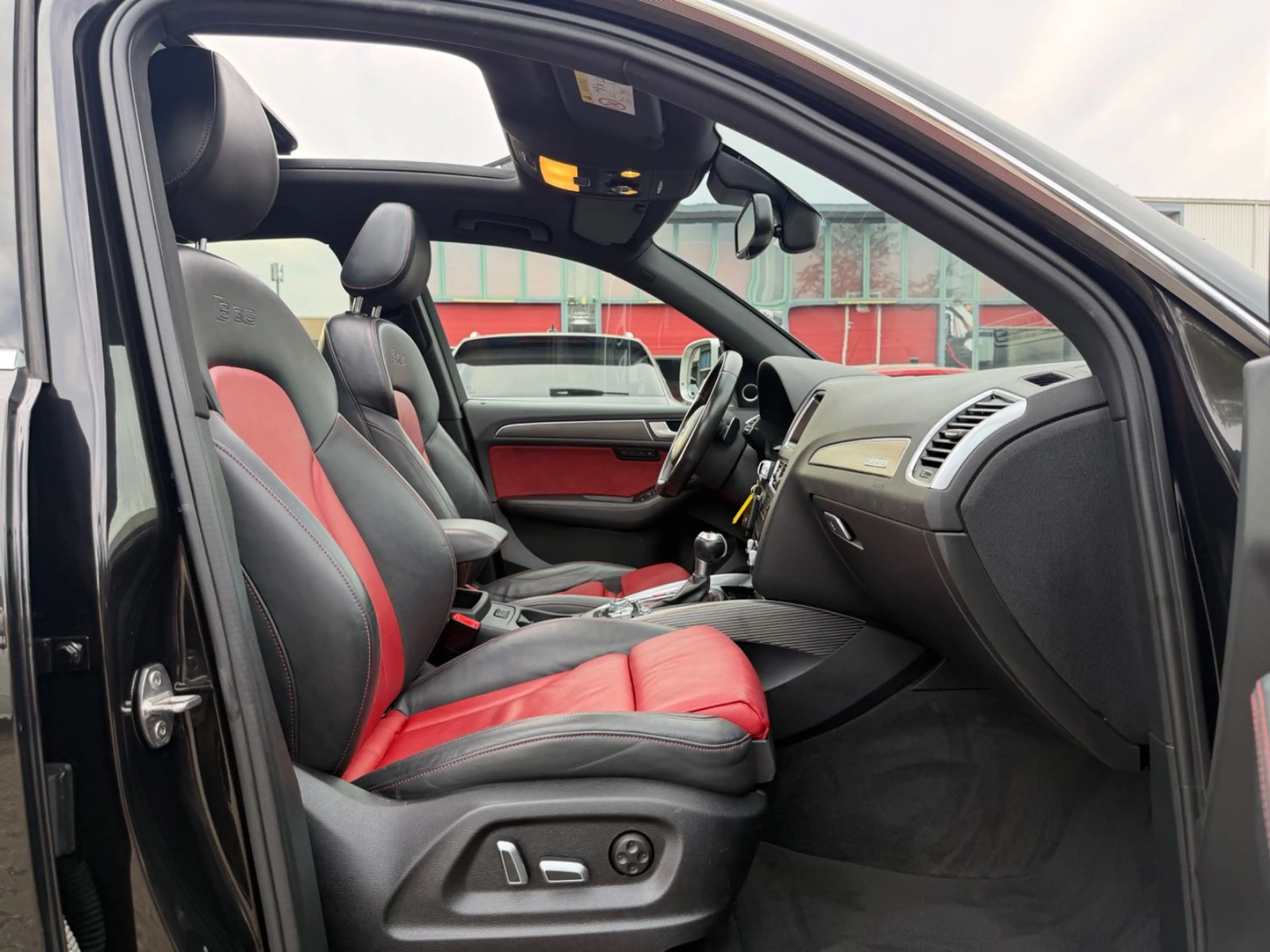 Audi SQ5 3.0 TDI competition quattro/PANO/B&O/ — photo 14