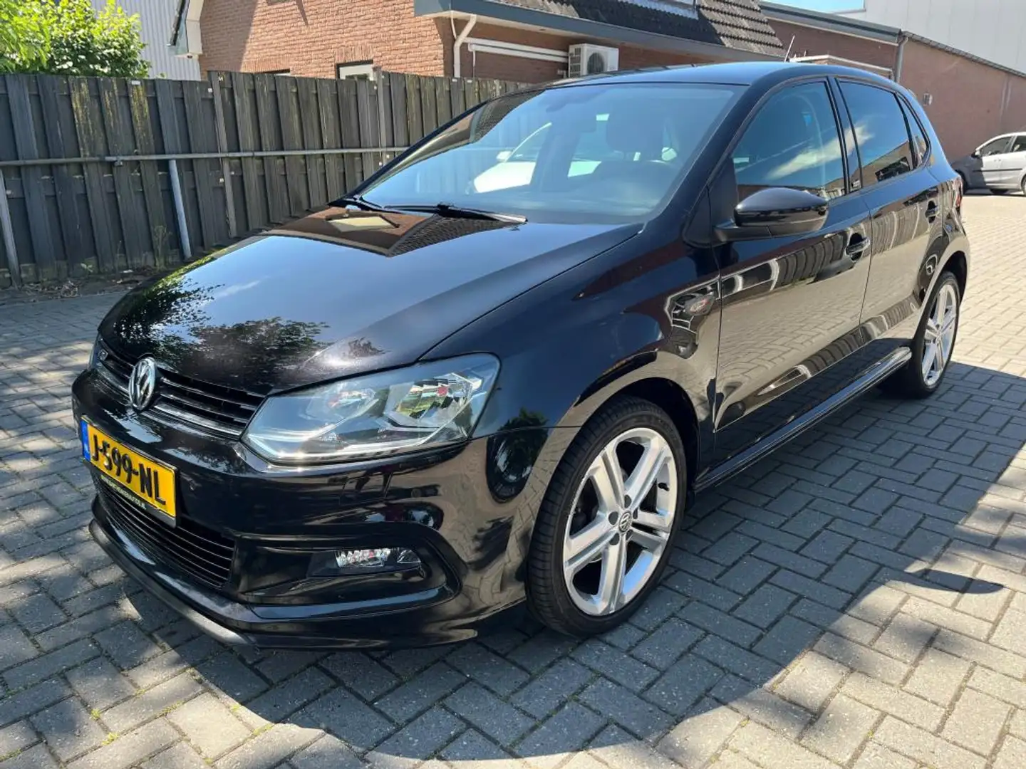 Volkswagen Polo 1.2 TSI R Line 5 deurs Navi Zwart - 2