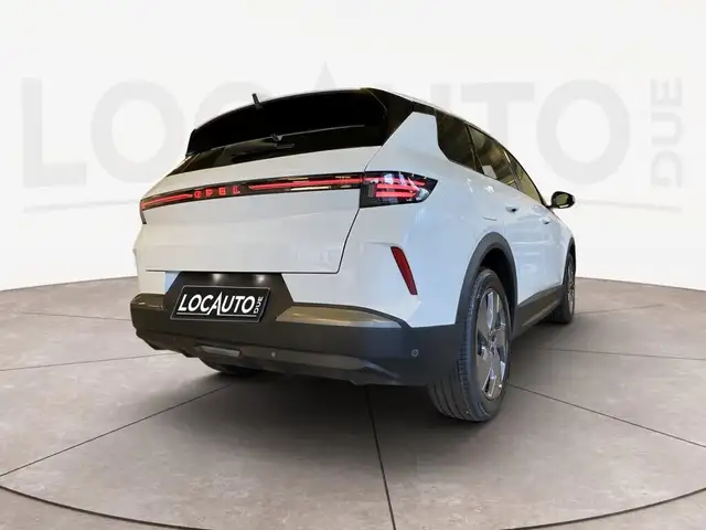 Opel Grandland view 4