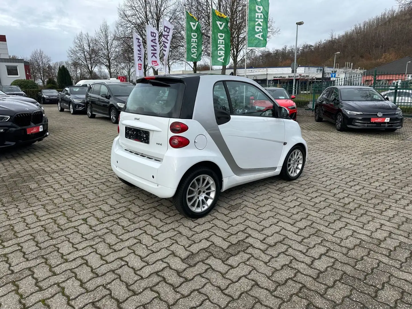 smart forTwo MHD 52 kW KLIMA Servo SHZ Temp NAV Touch Белый - 2