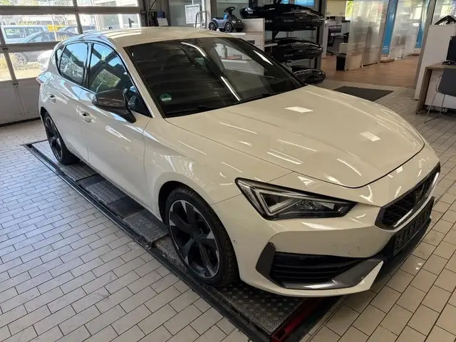 CUPRA Leon 2.0 TSI DSG Kamera/ACC/18/Navi/LED