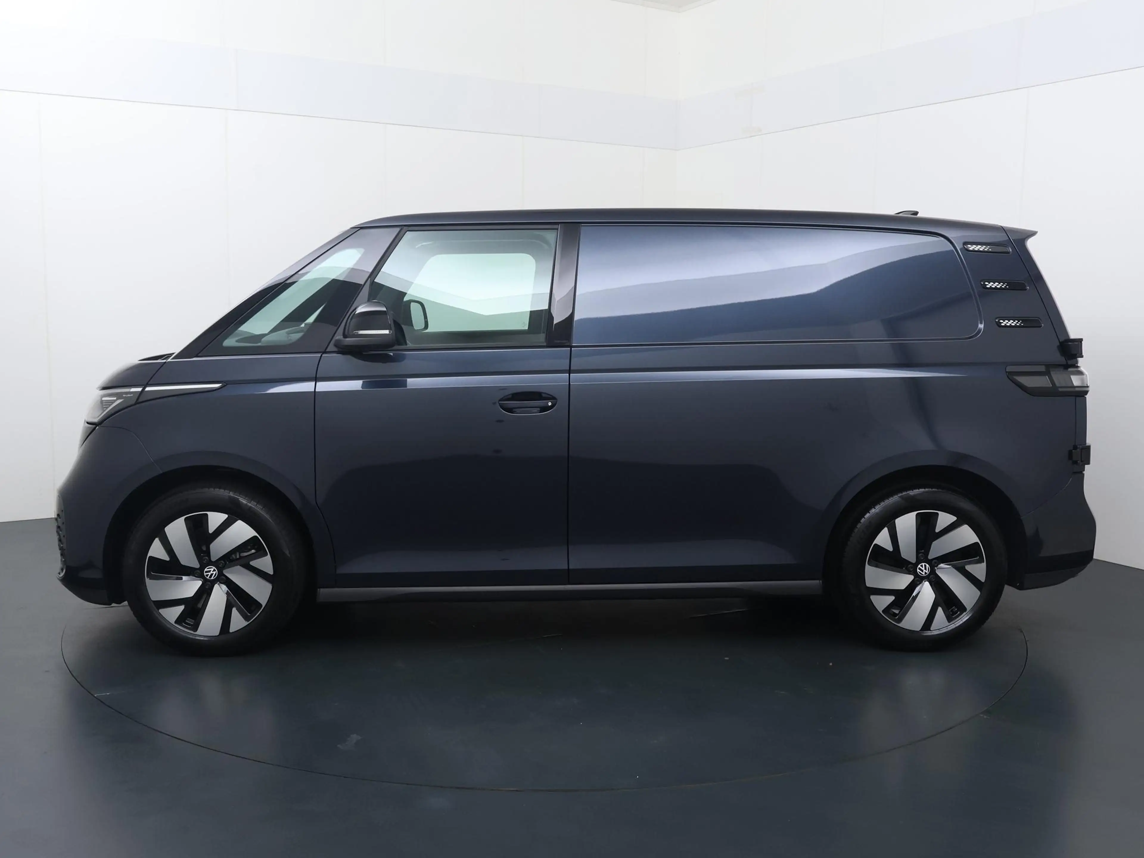 Volkswagen ID. Buzz Cargo Bedrijfswagens Bulli Limited Edition Elektromotor — photo 2