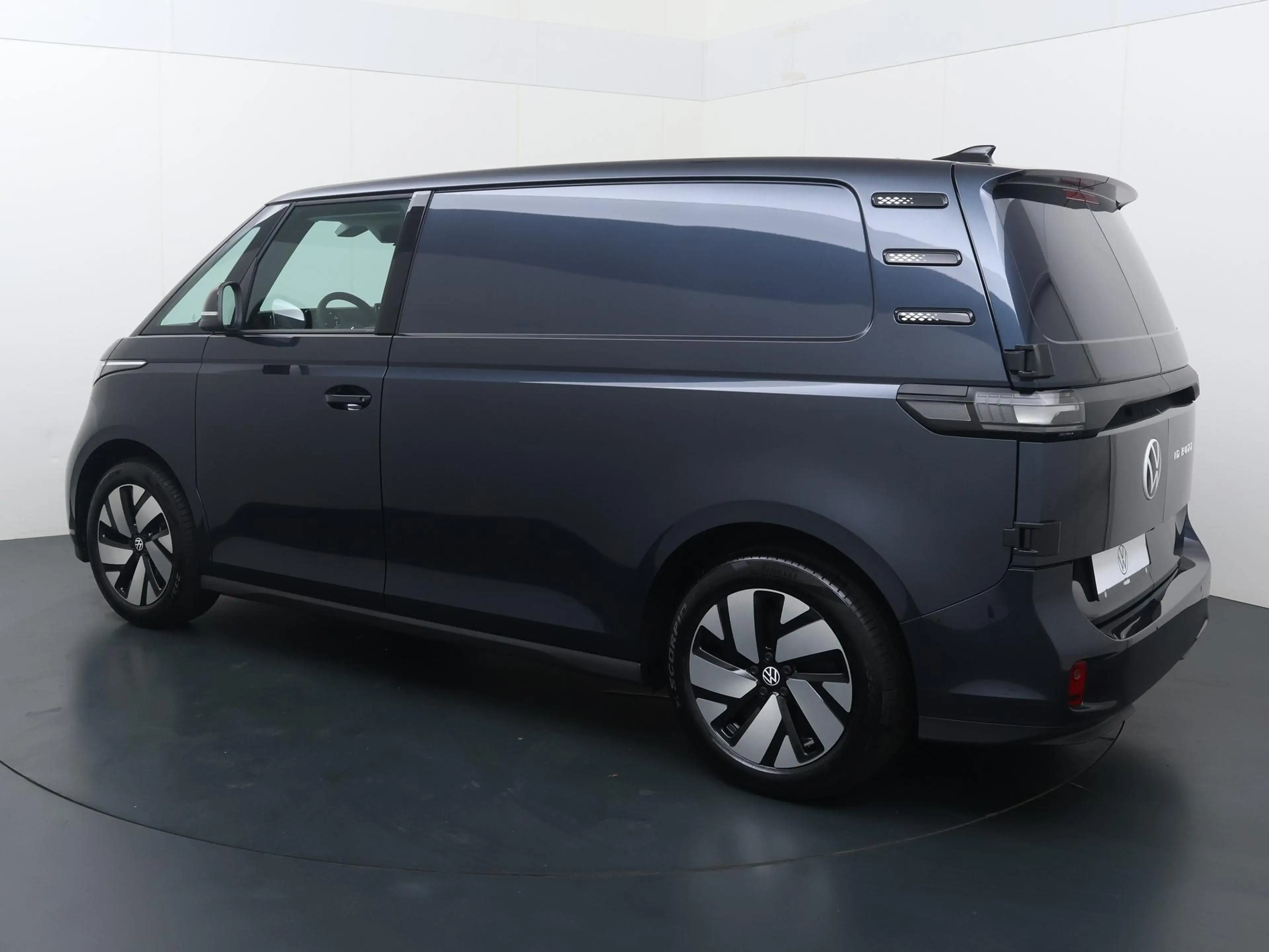 Volkswagen ID. Buzz Cargo Bedrijfswagens Bulli Limited Edition Elektromotor — photo 4