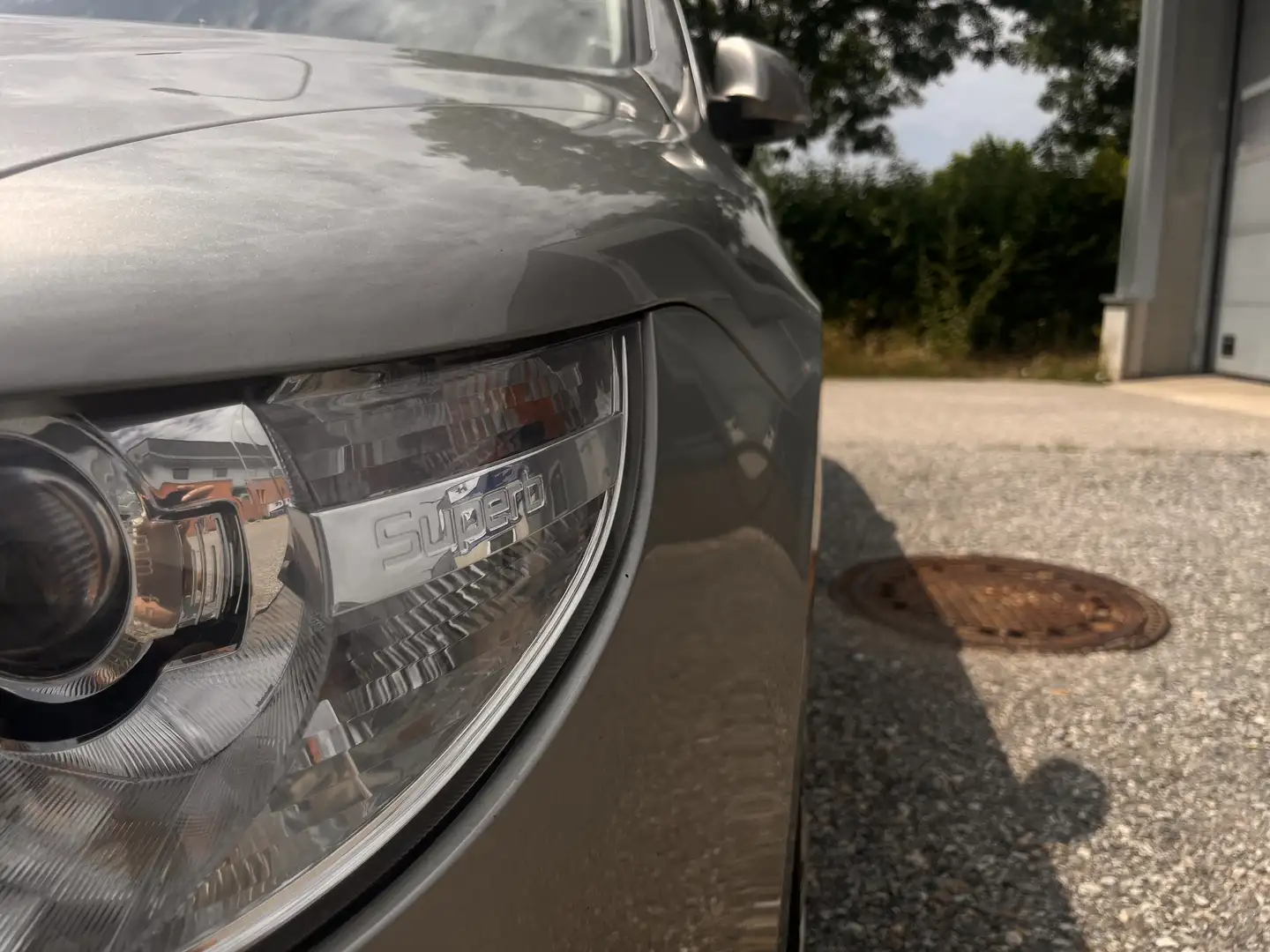 Skoda Superb Combi 4x4 Ambition 2,0 TDI CR DPF DSG Beige - 1