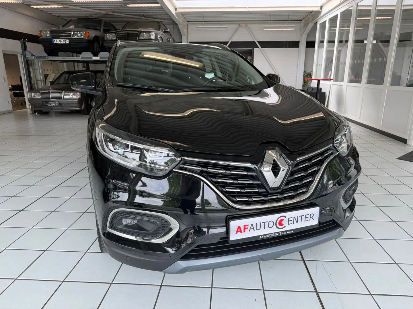 Renault Kadjar TCe 160 Automatik*LED*Kamera*Panoramadach Schwarz - 2