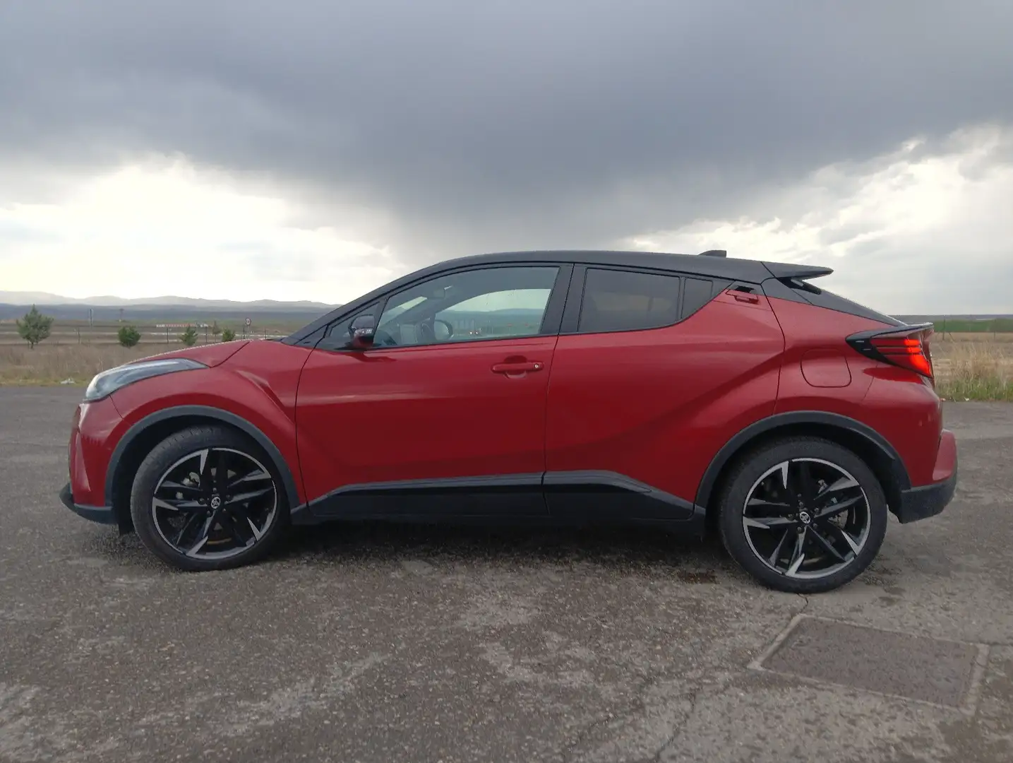 Toyota C-HR 180H GR Sport - 2
