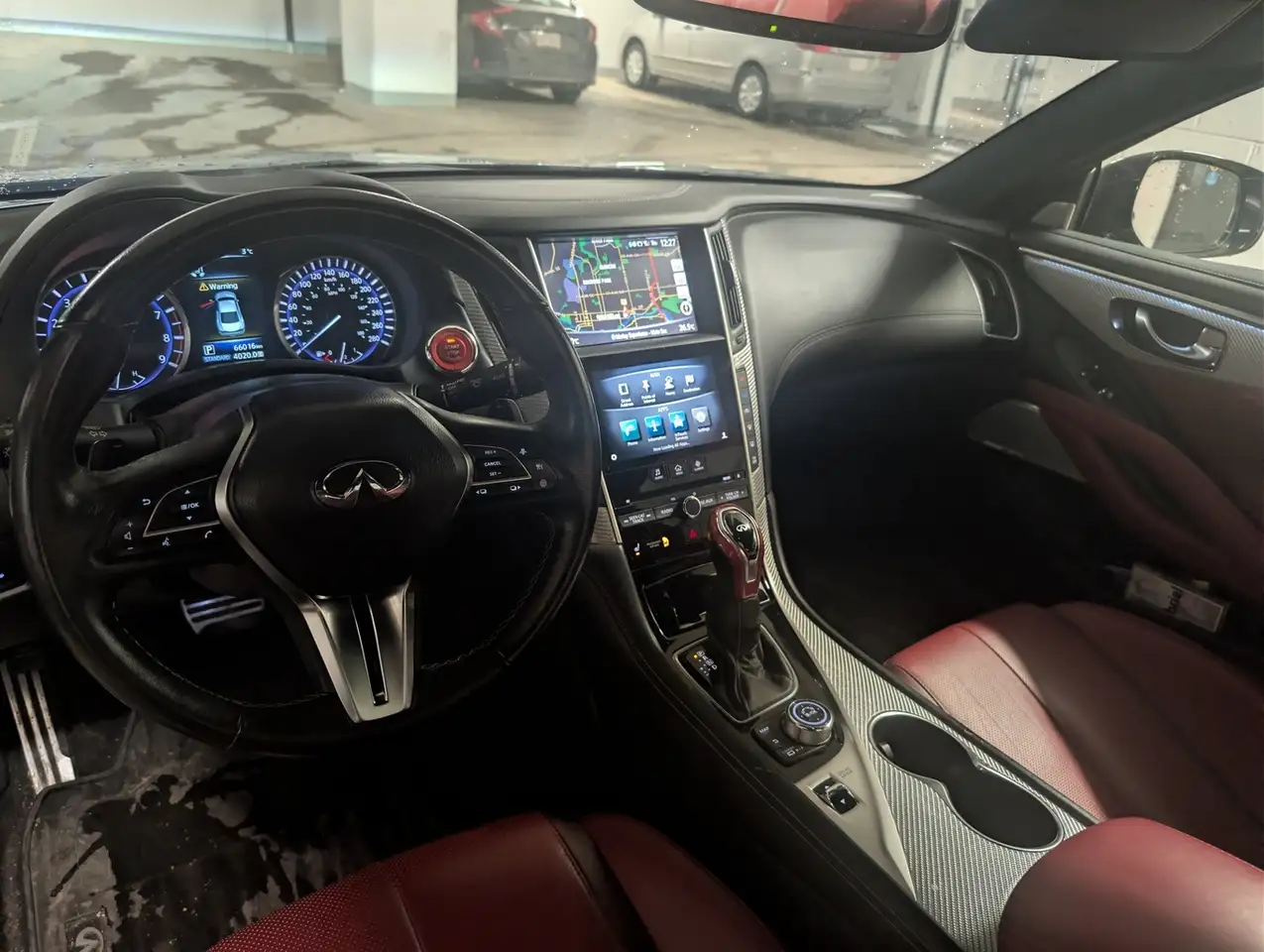 Infiniti Q60 снимка Infiniti Q60