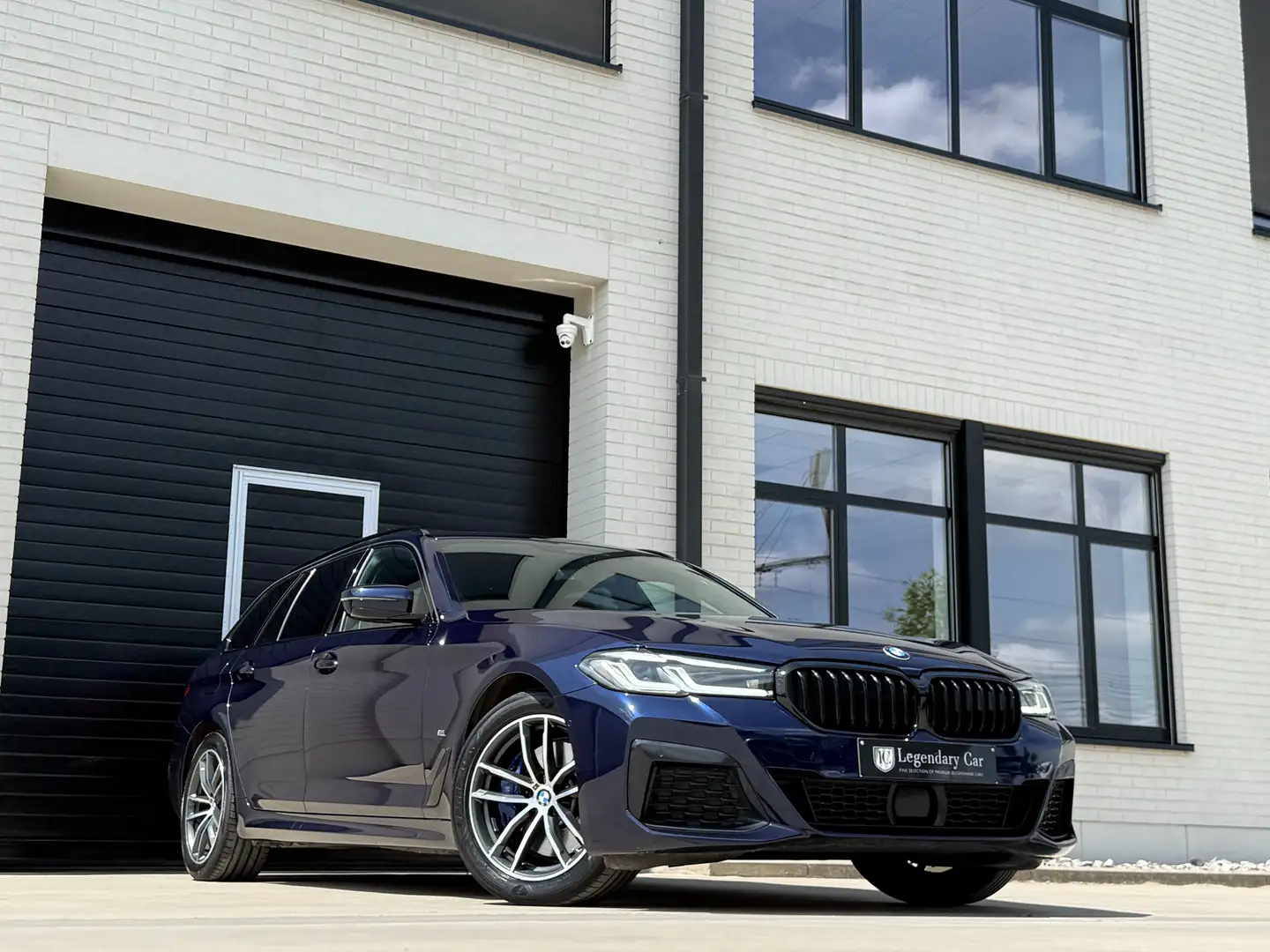 BMW 530 E Hybrid Touring " M-PACKAGE/INDIVIDUAL/LED " Bleu - 1
