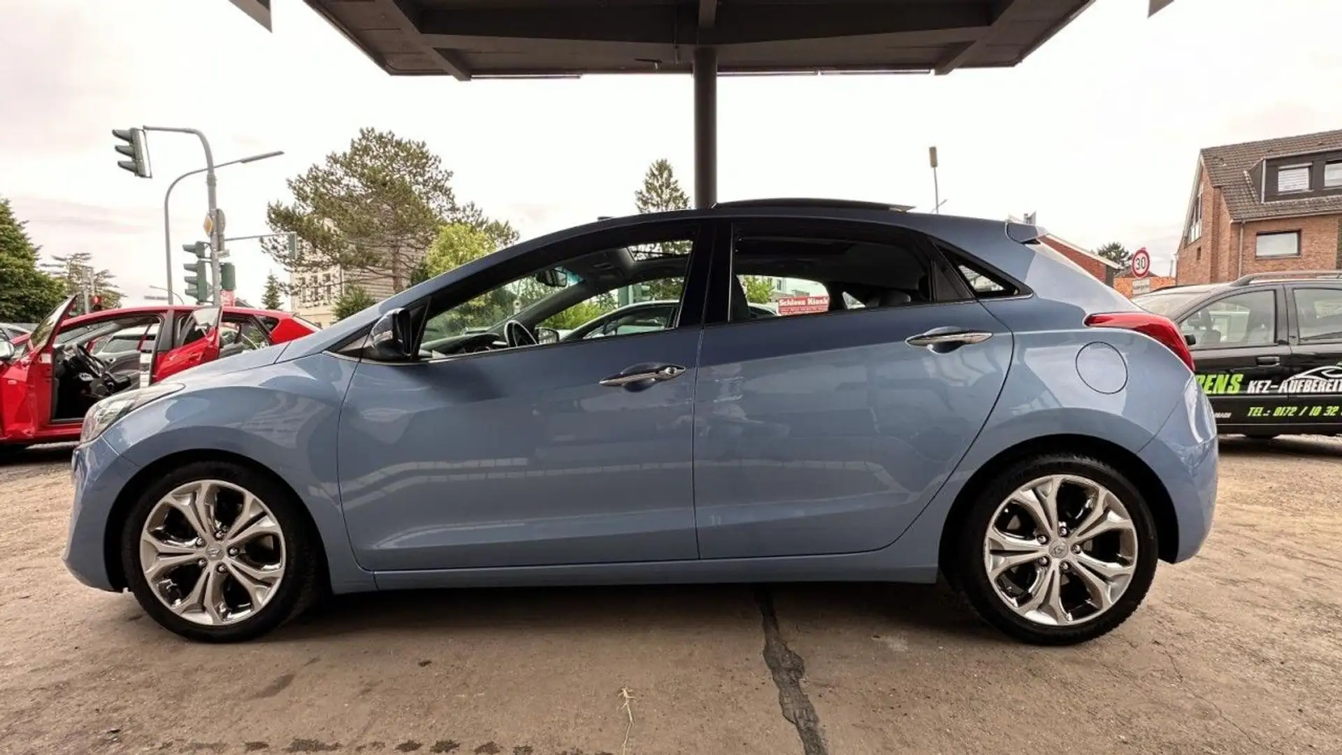Hyundai i30 Style*Automatik*Pano*Xenon*Navi*Shz*R-Kamera Blau - 2