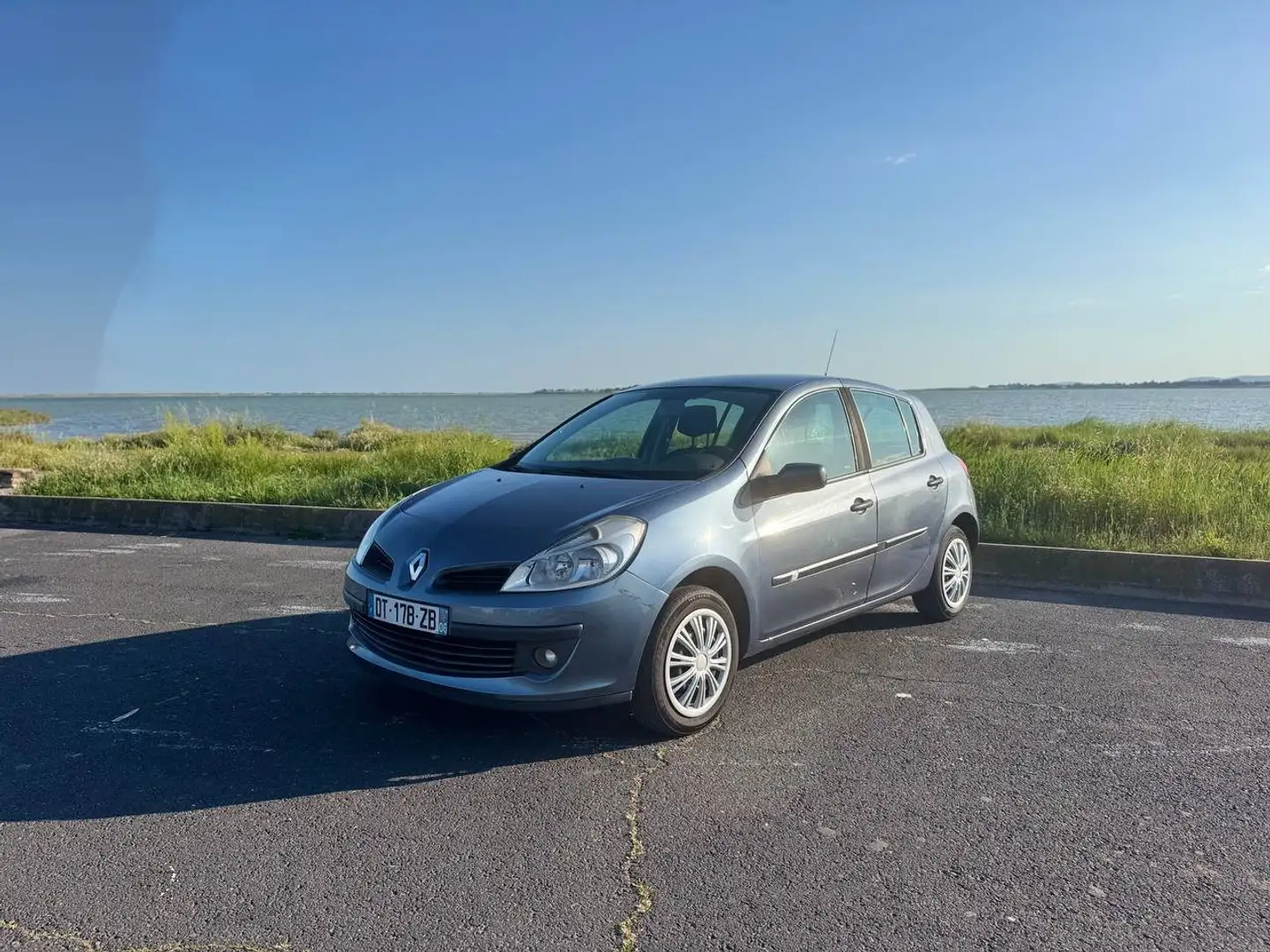 Renault Clio Clio 1.2 16V 75 Confort Pack Clim Expression Grau - 1