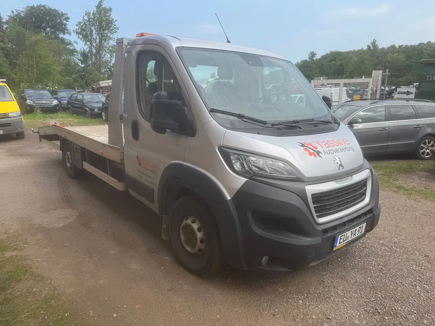 Peugeot Boxer Abschleppwagen 97000 Km Top Grau - 2