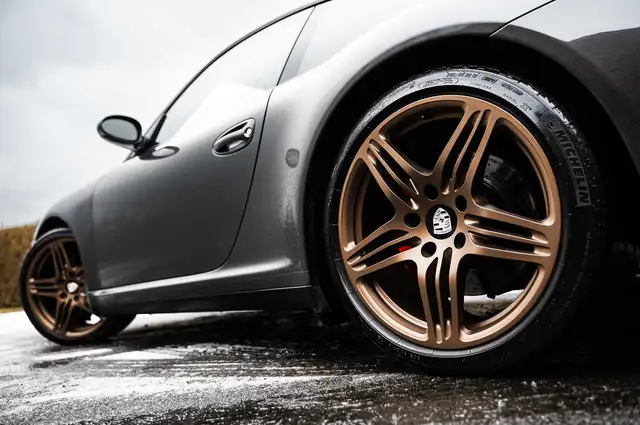 Porsche 911 view 10
